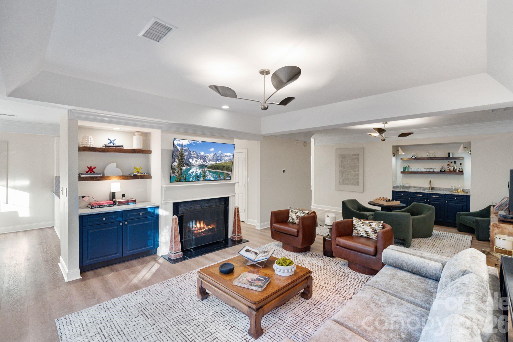 3431 Royal Crest Drive