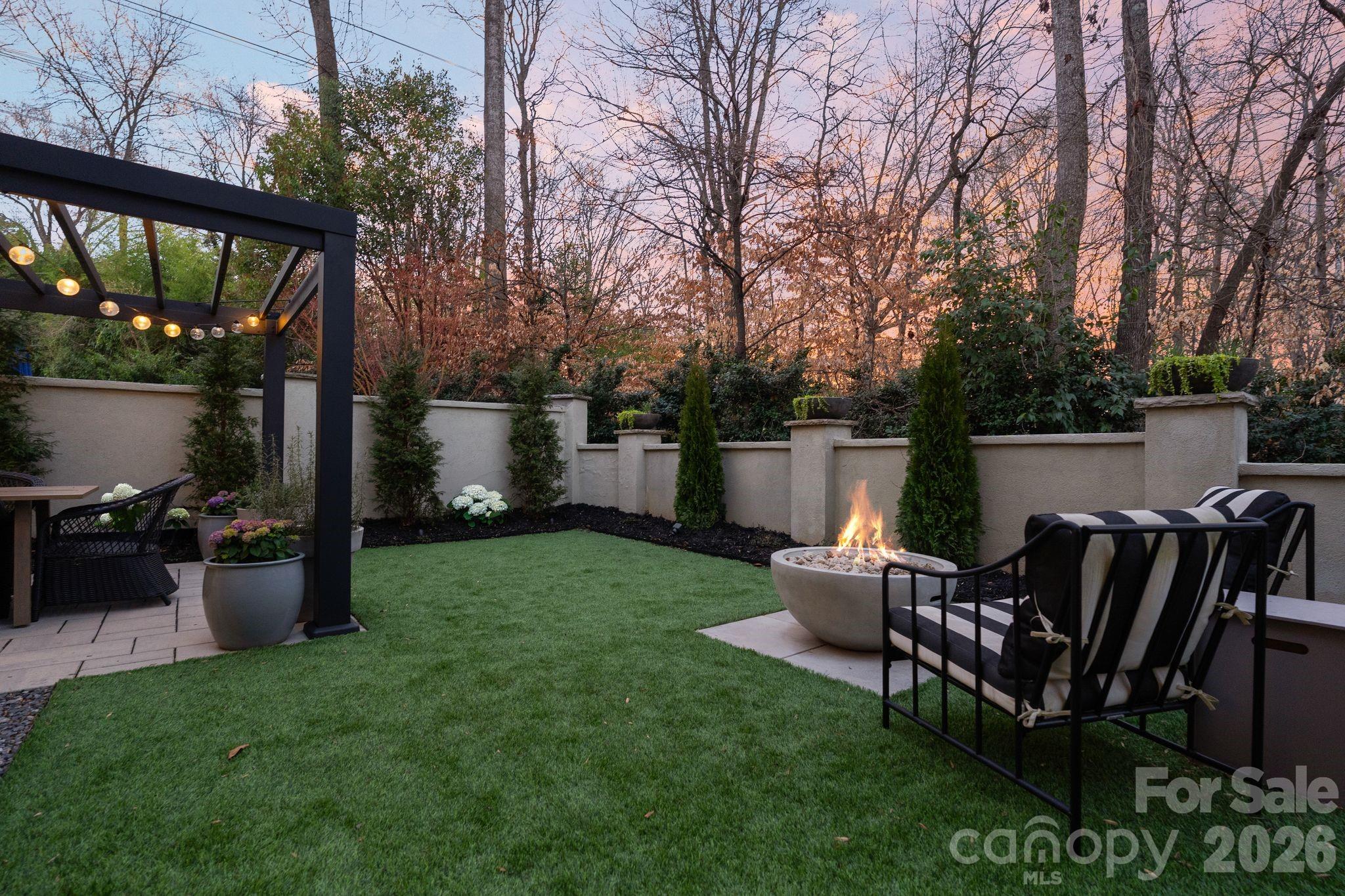 3431 Royal Crest Drive