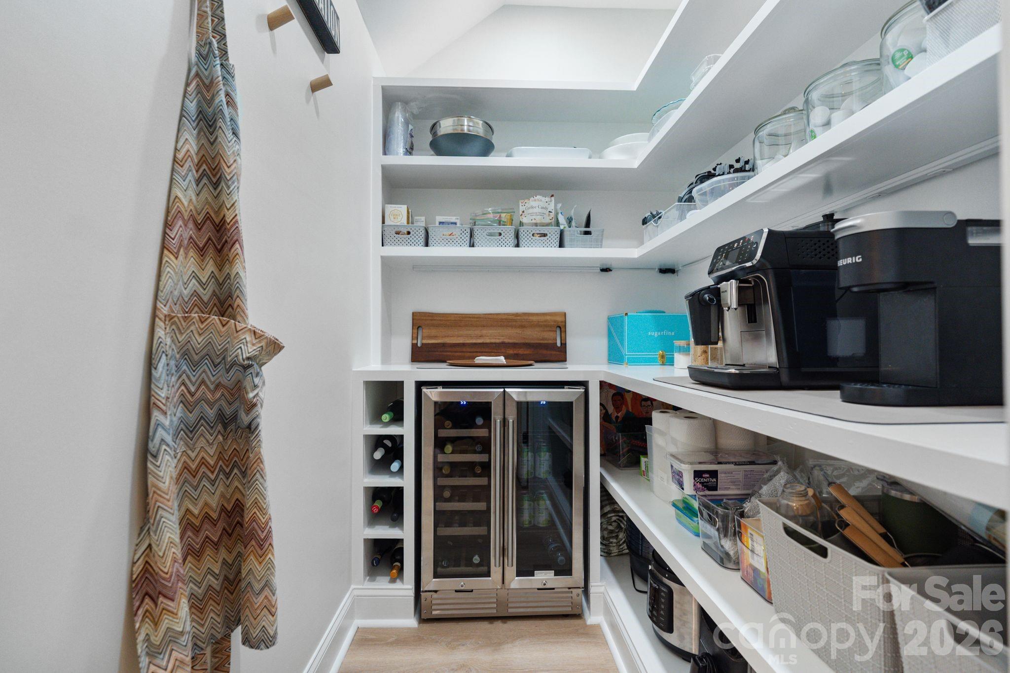 3431 Royal Crest Drive