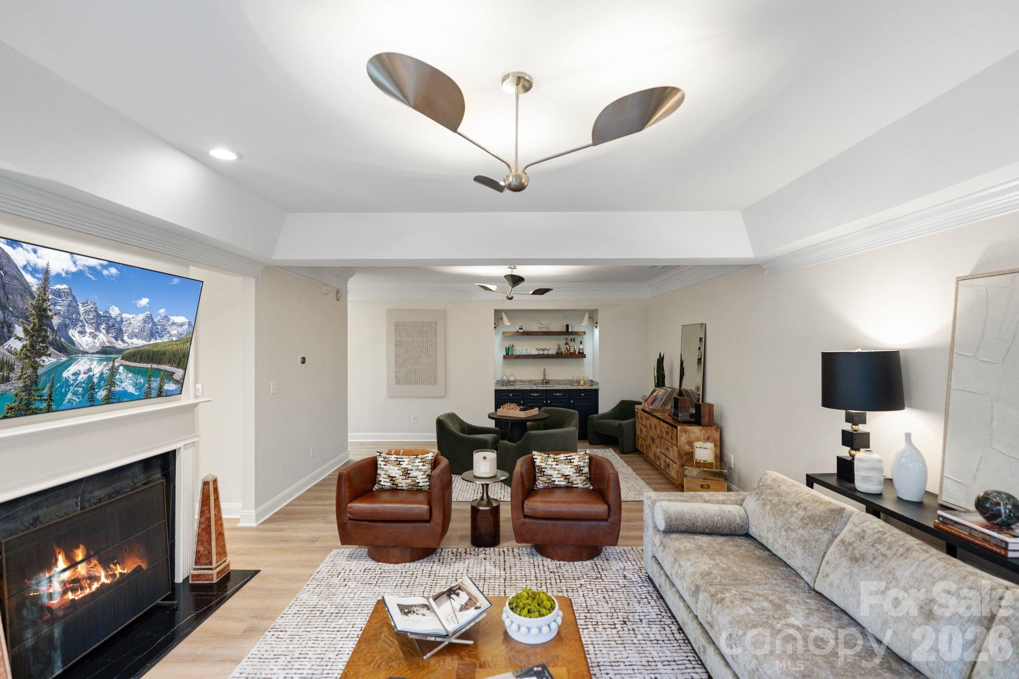 3431 Royal Crest Drive