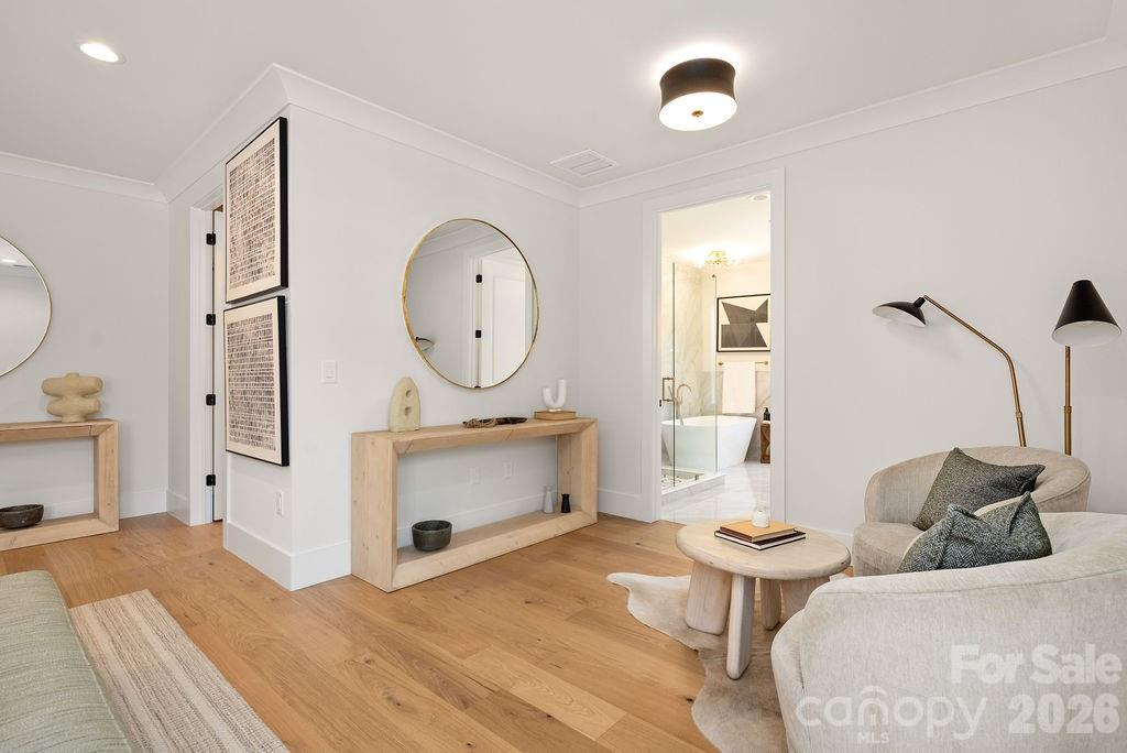 100 N Brackenbury Lane