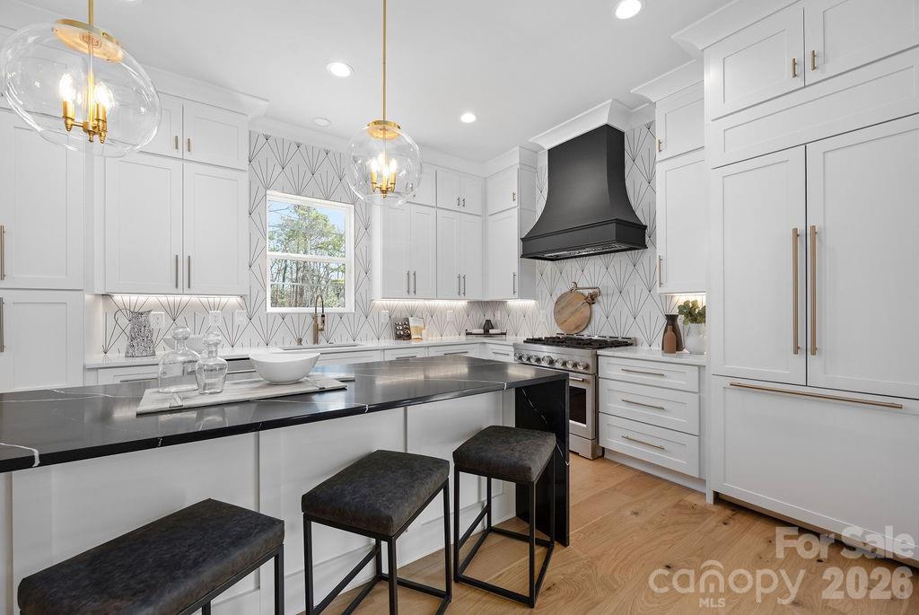 100 N Brackenbury Lane