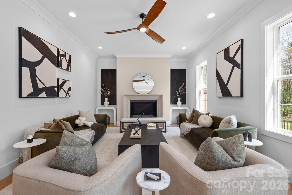 100 N Brackenbury Lane