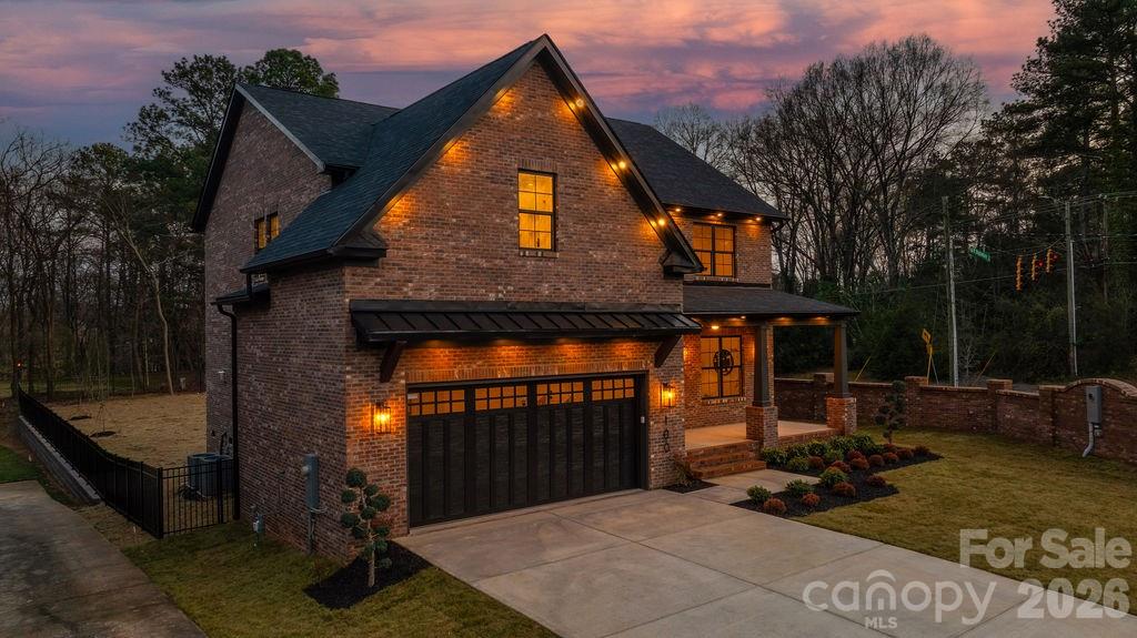 100 N Brackenbury Lane