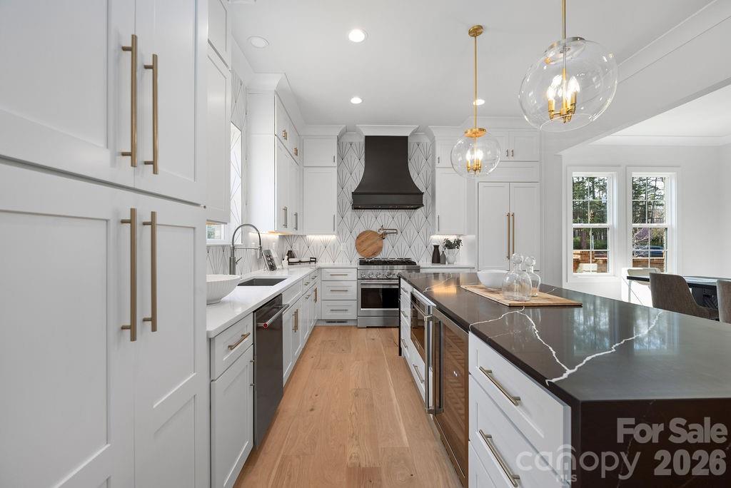 100 N Brackenbury Lane