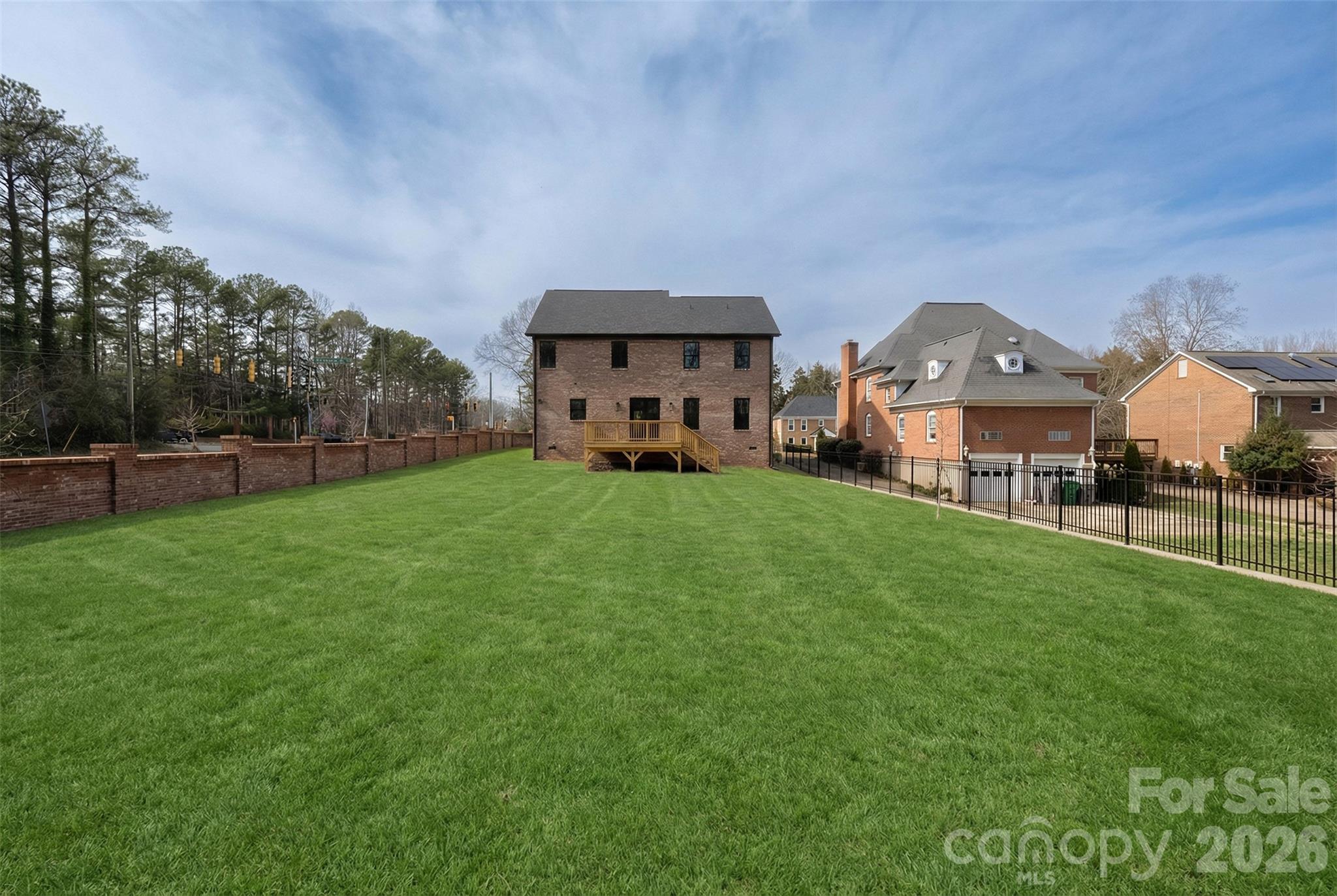 100 N Brackenbury Lane