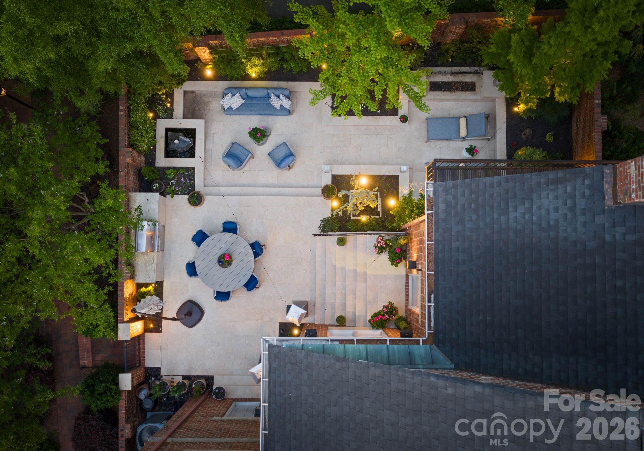 1124 Dilworth Crescent Row