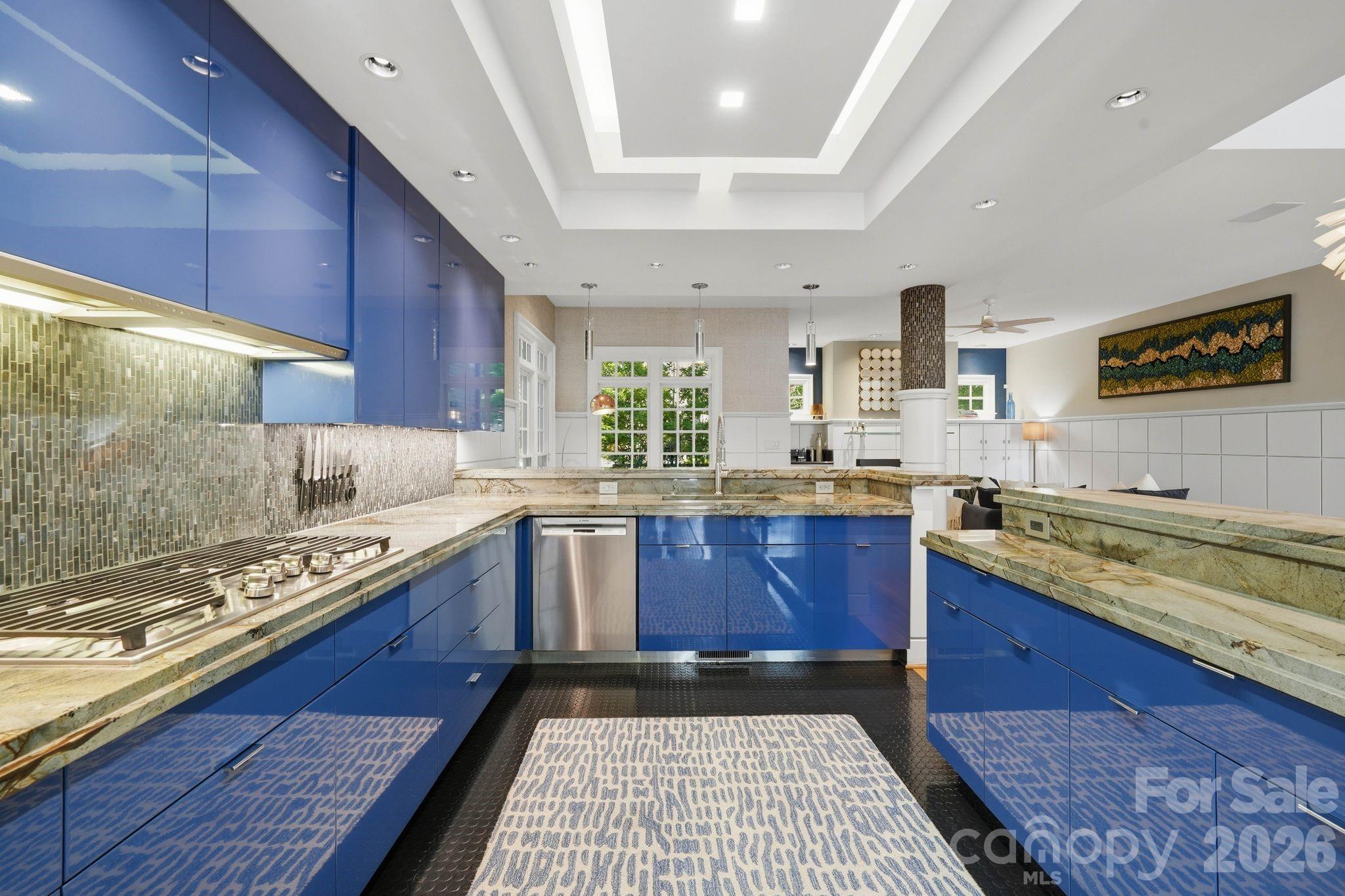 1124 Dilworth Crescent Row