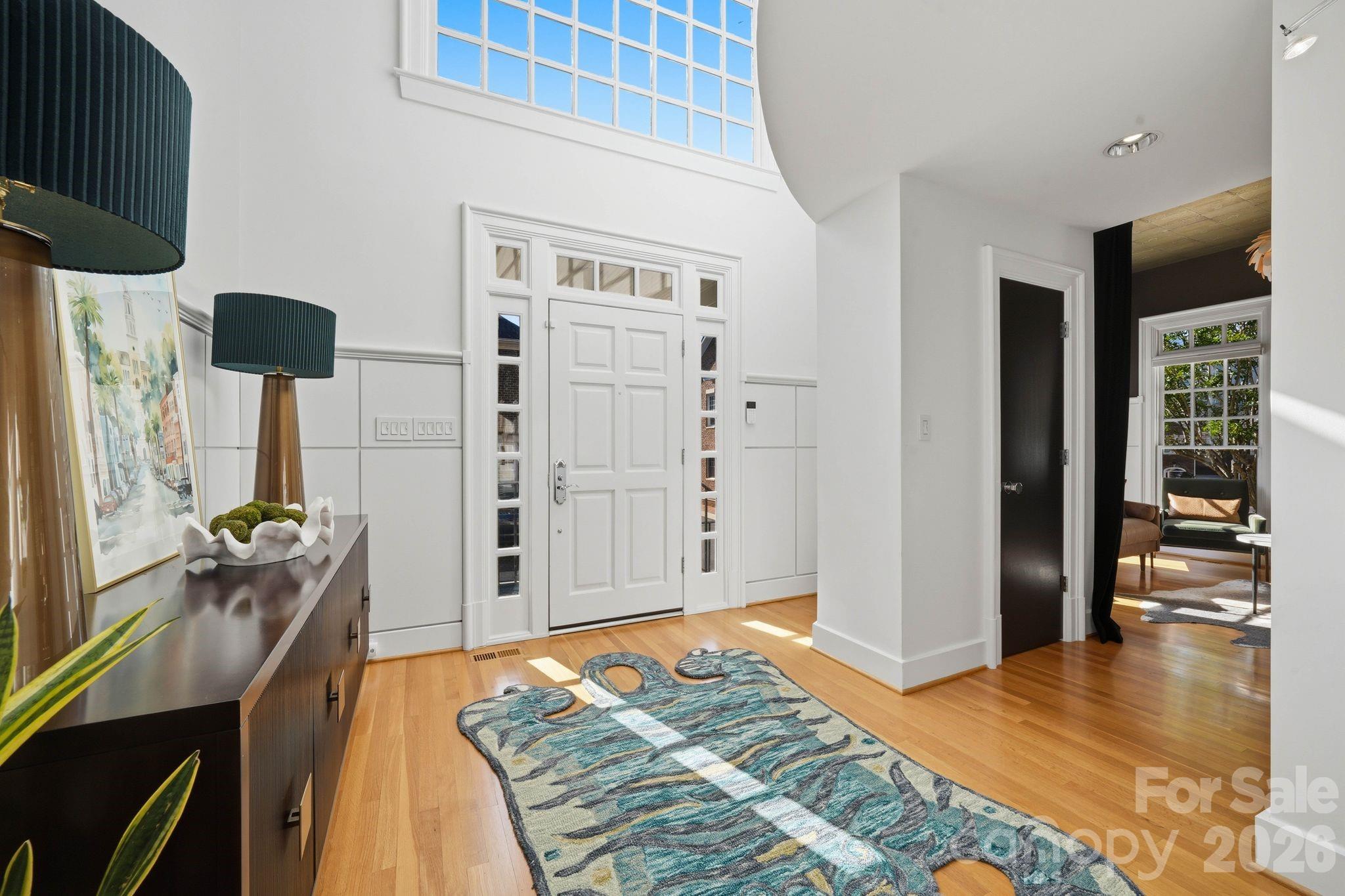 1124 Dilworth Crescent Row