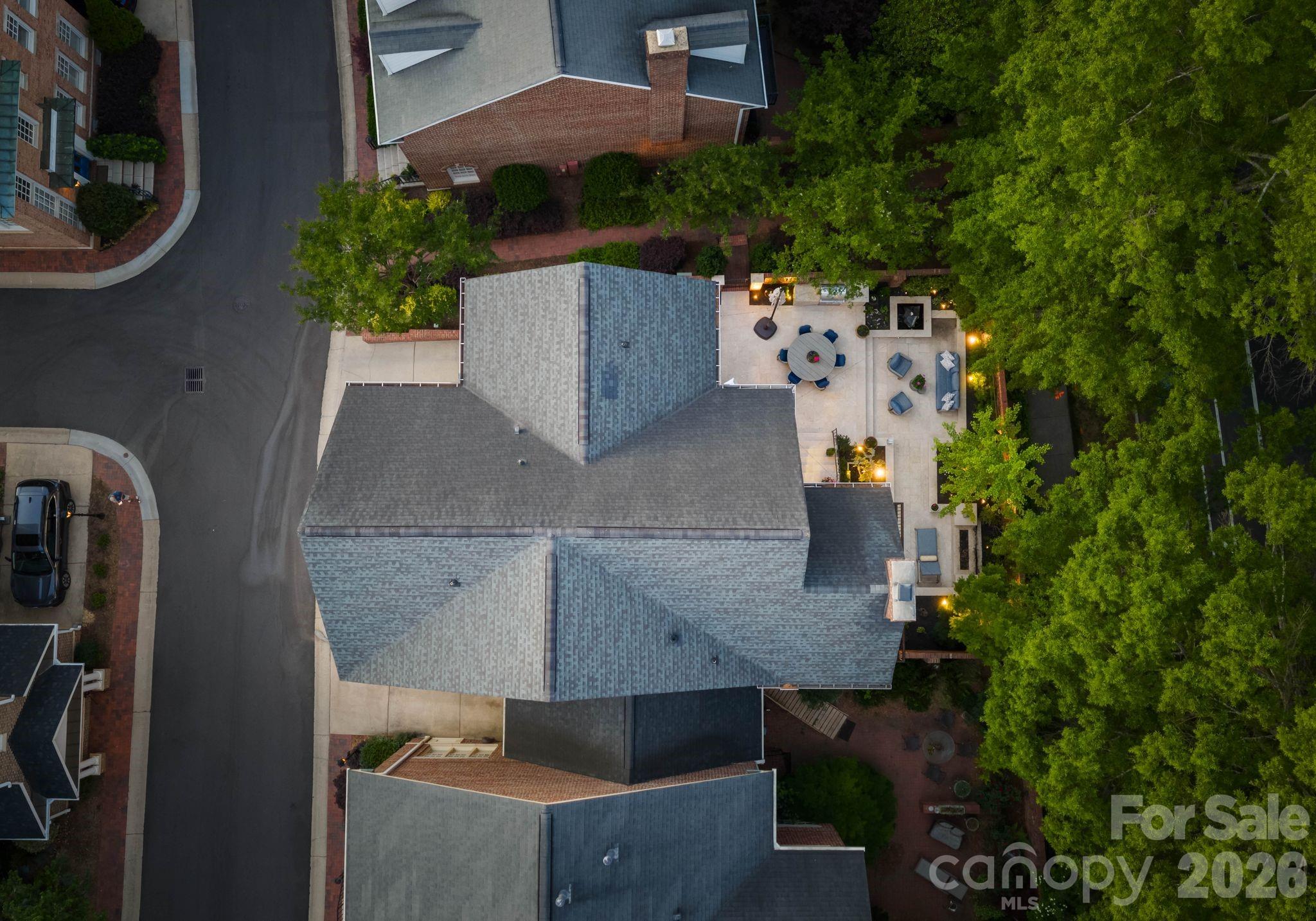 1124 Dilworth Crescent Row