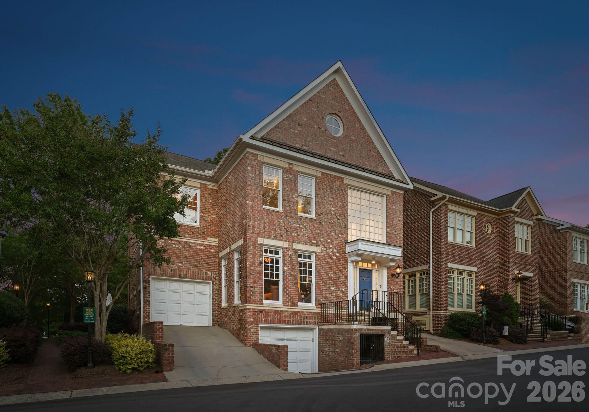 1124 Dilworth Crescent Row