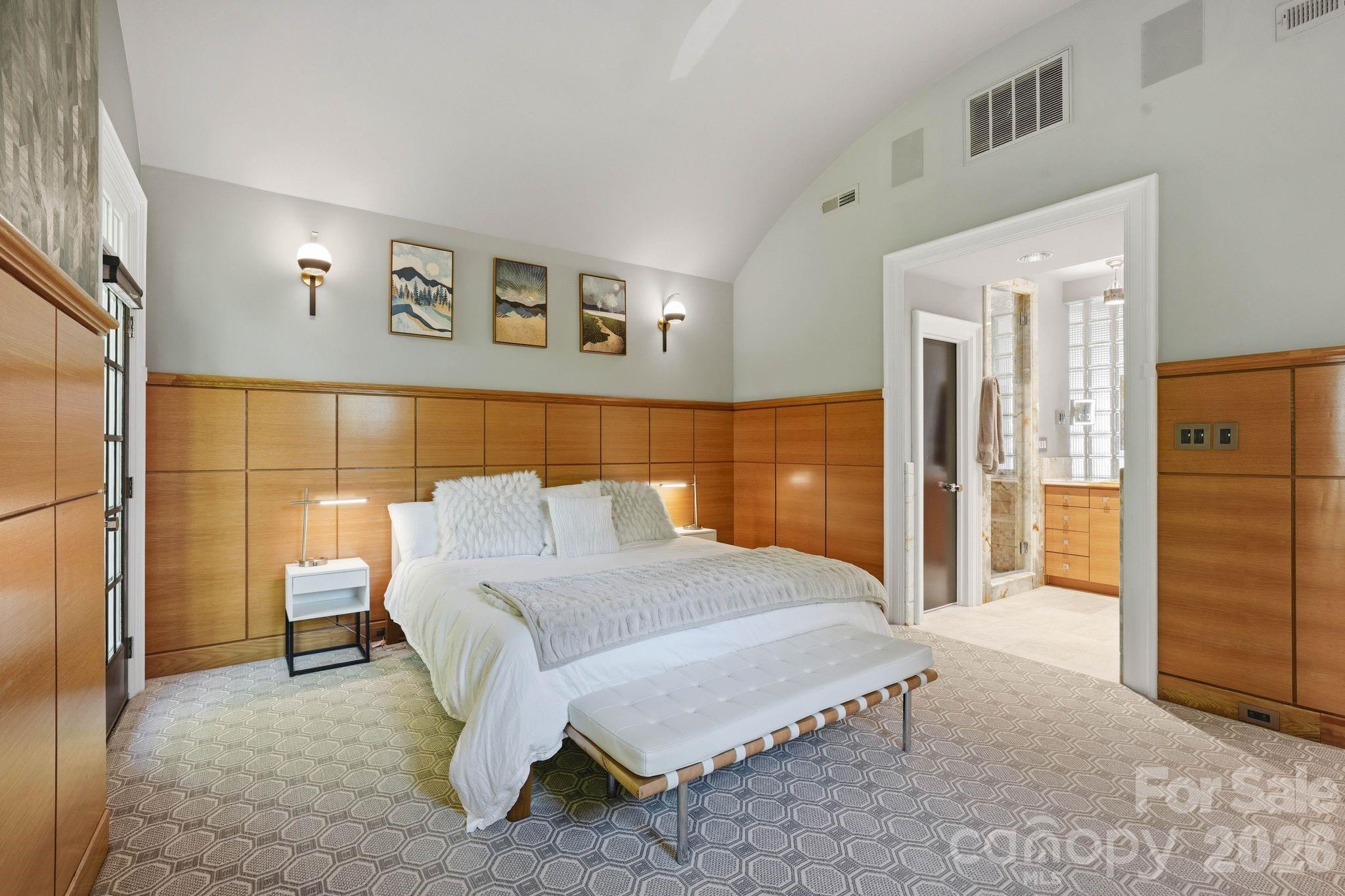 1124 Dilworth Crescent Row