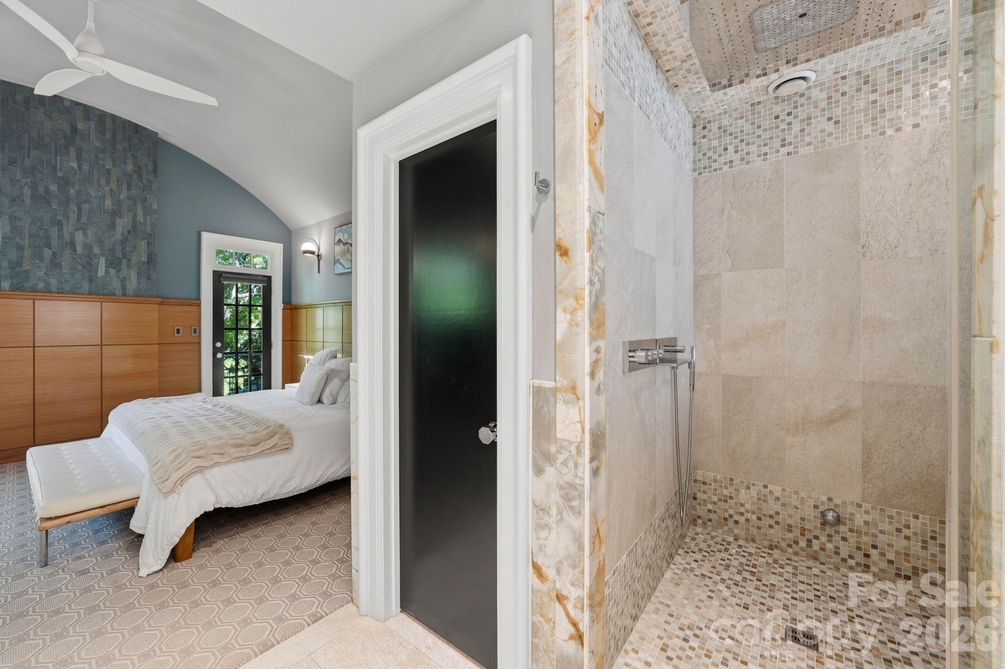 1124 Dilworth Crescent Row