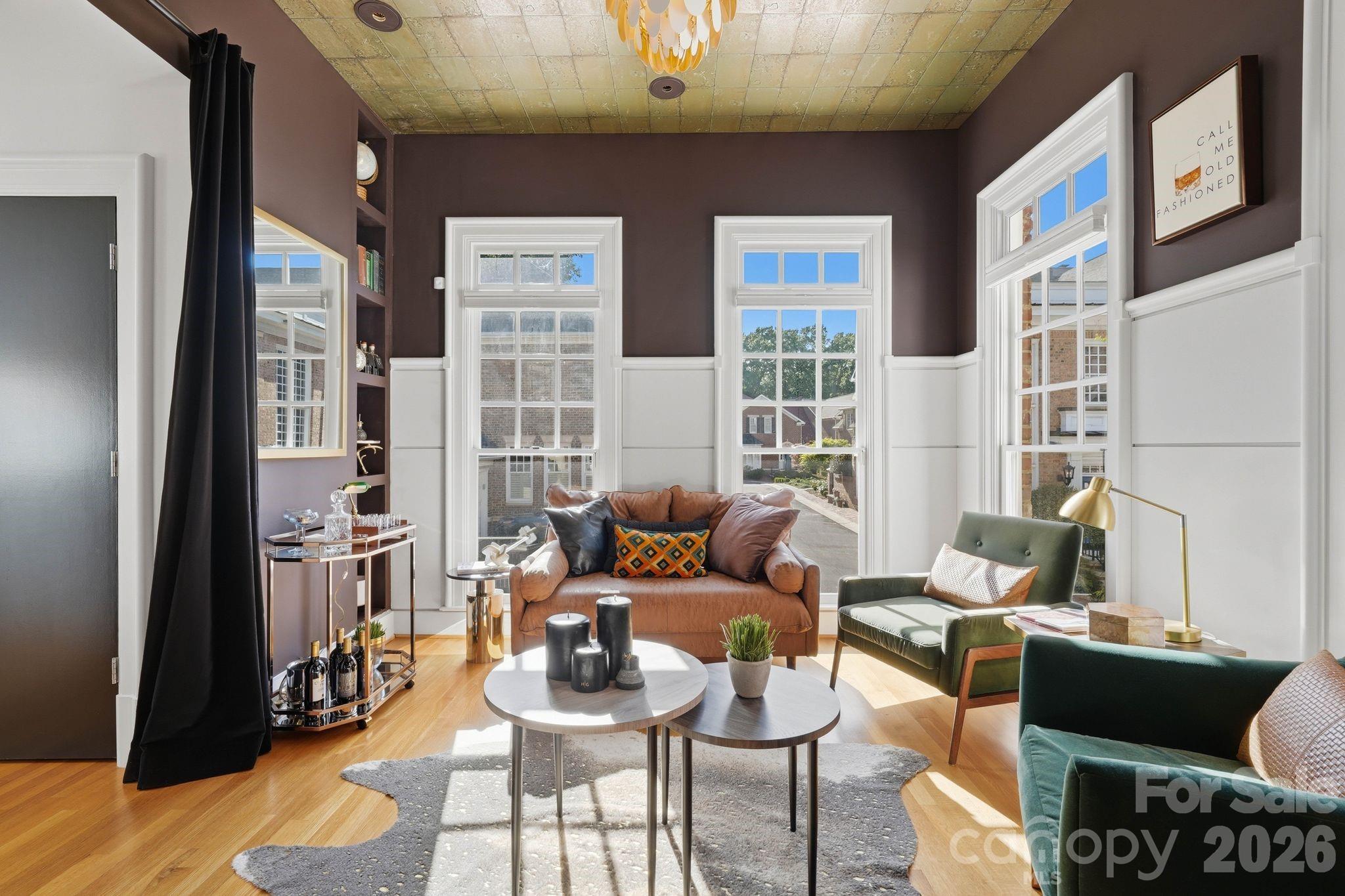 1124 Dilworth Crescent Row