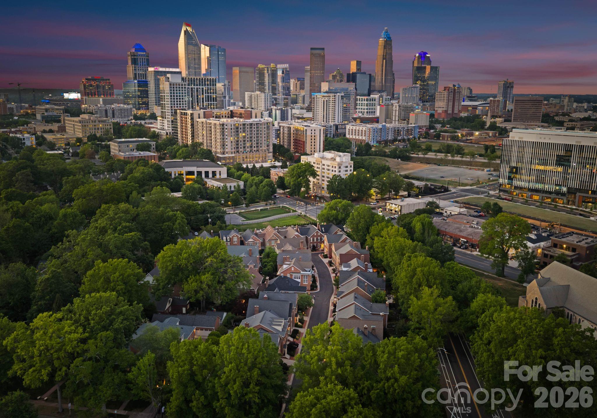 1124 Dilworth Crescent Row