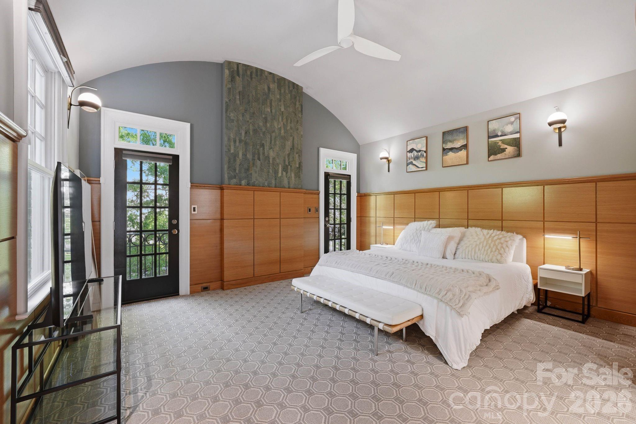 1124 Dilworth Crescent Row