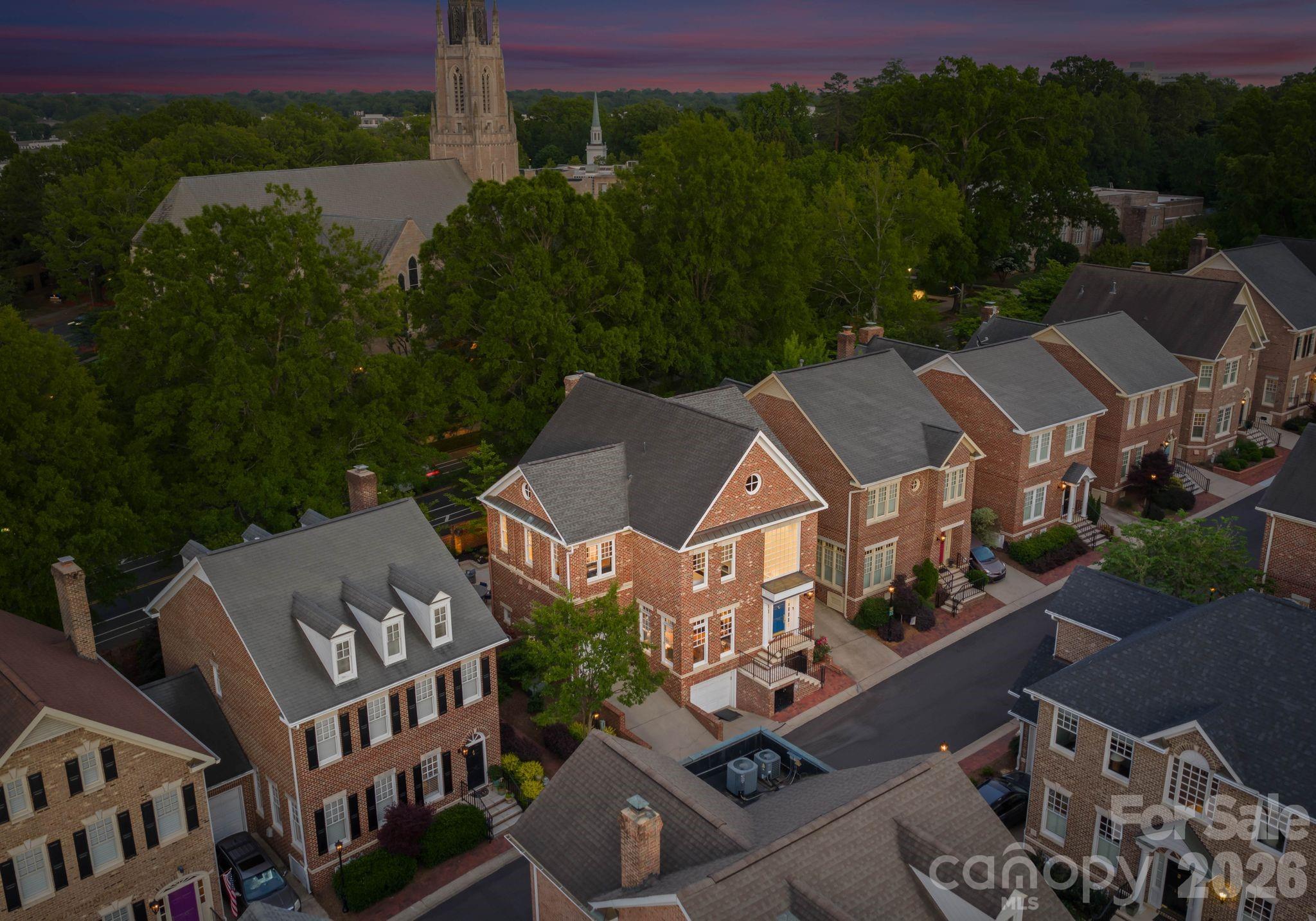 1124 Dilworth Crescent Row