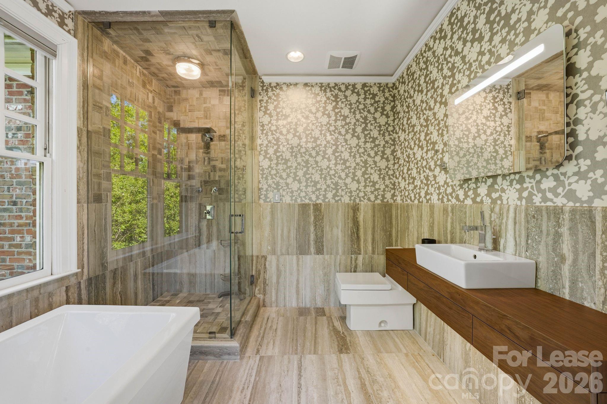 1124 Dilworth Crescent Row