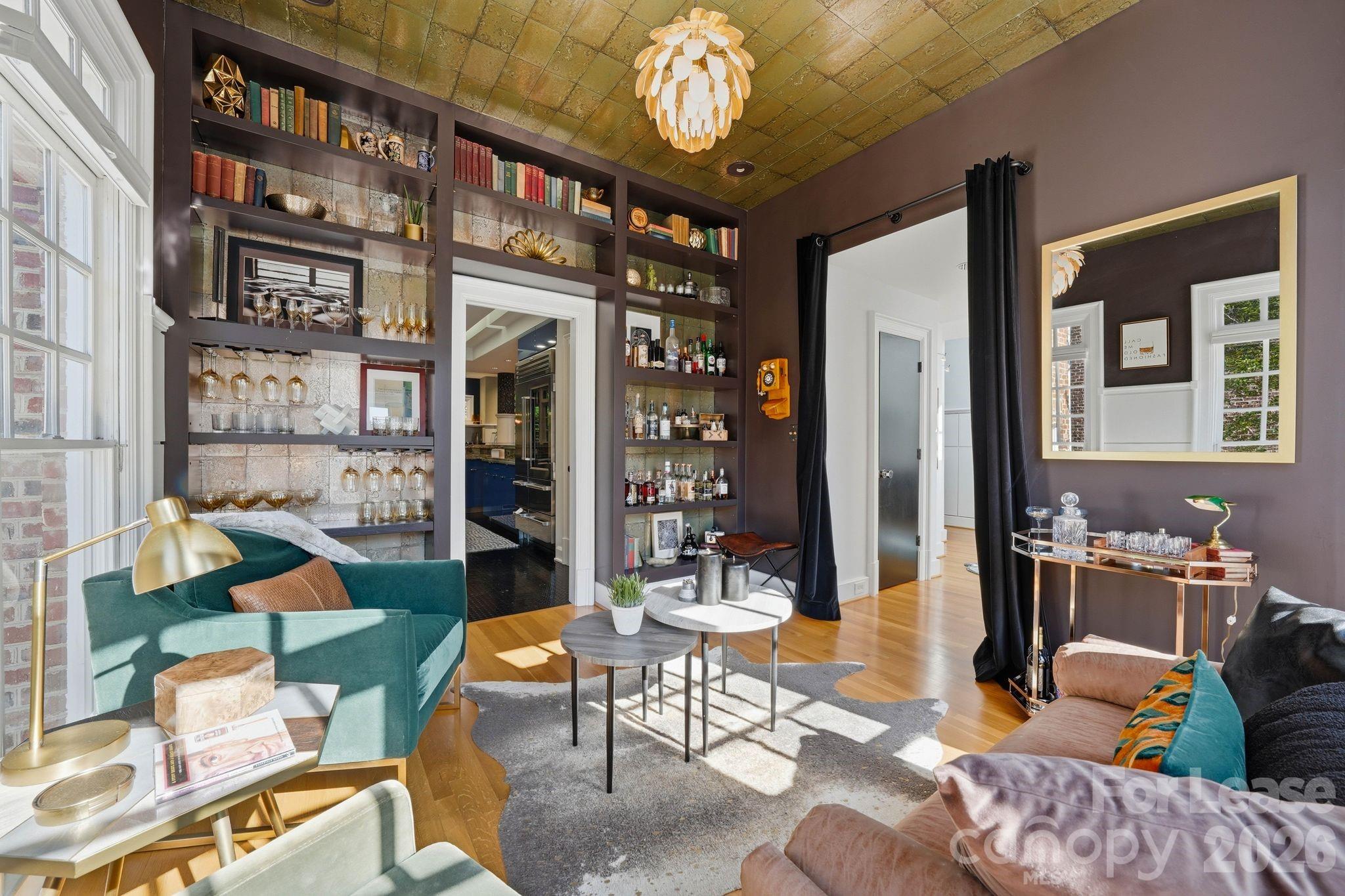 1124 Dilworth Crescent Row