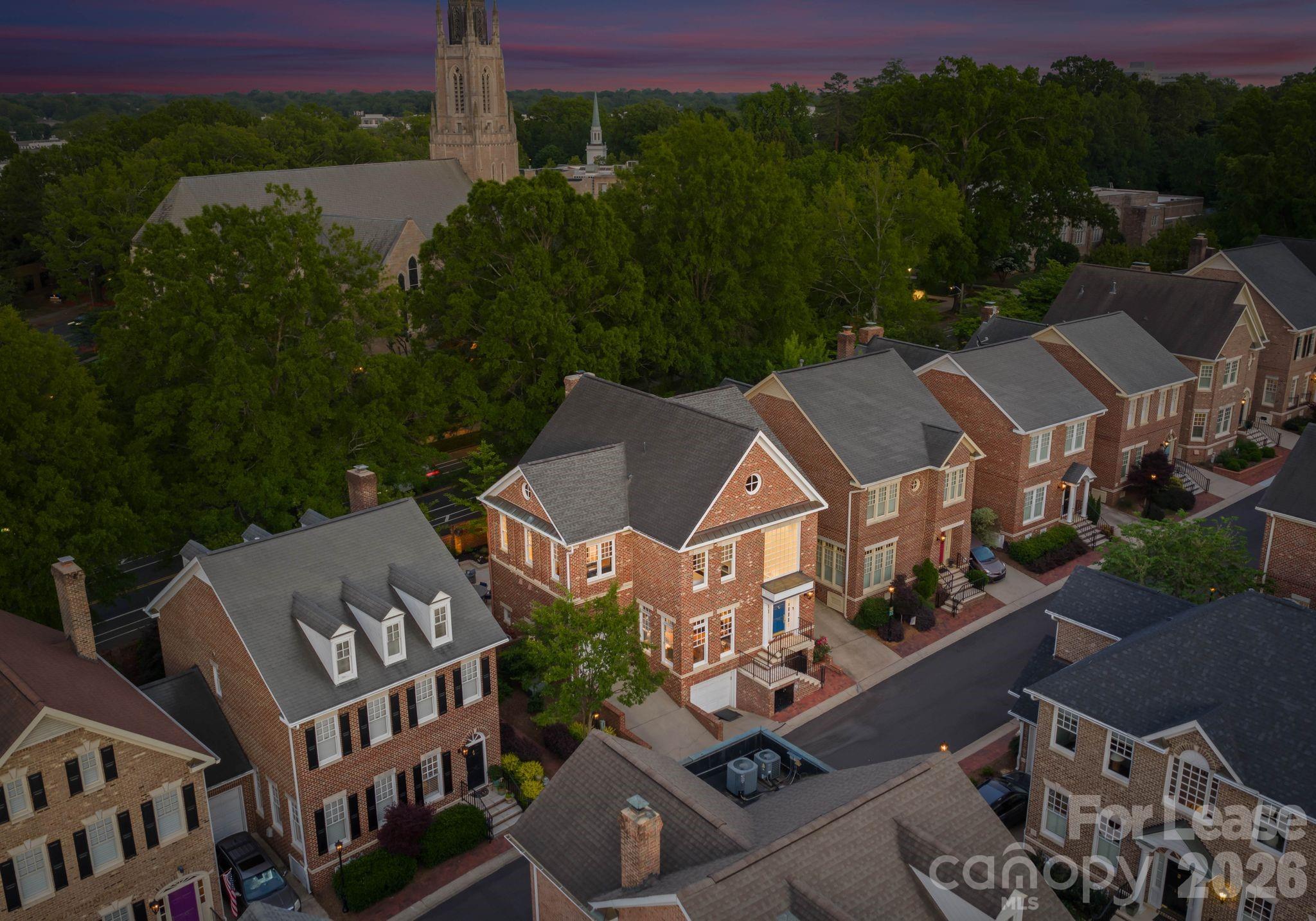 1124 Dilworth Crescent Row