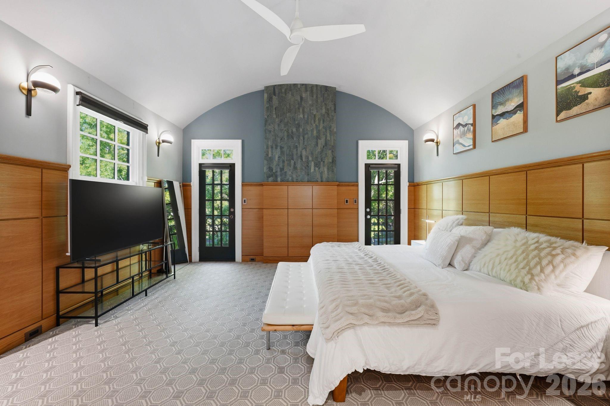 1124 Dilworth Crescent Row