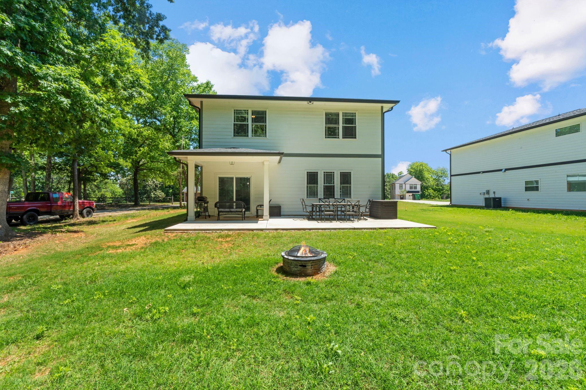 8925 Harrisburg Road