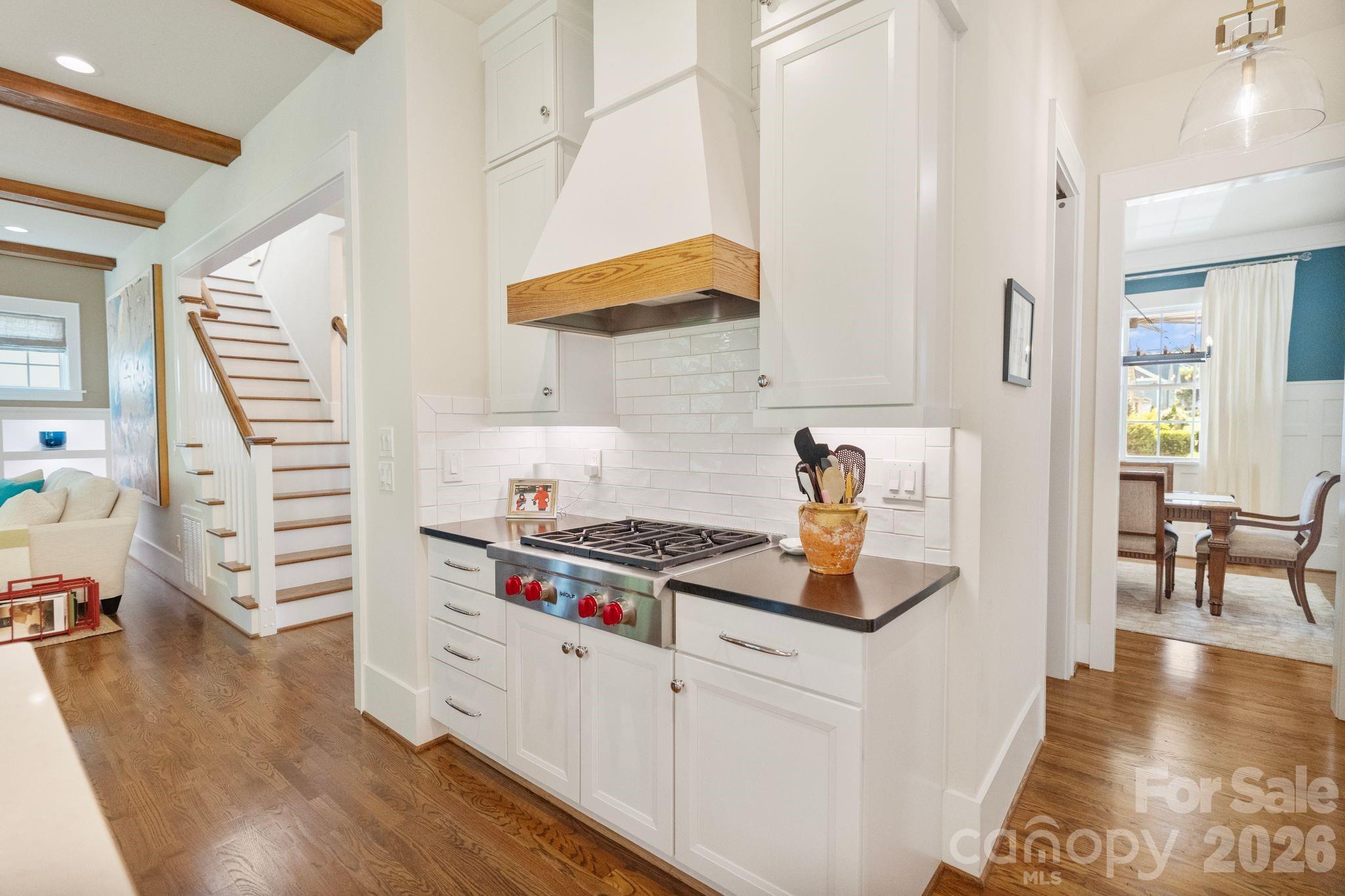 452 Luray Way