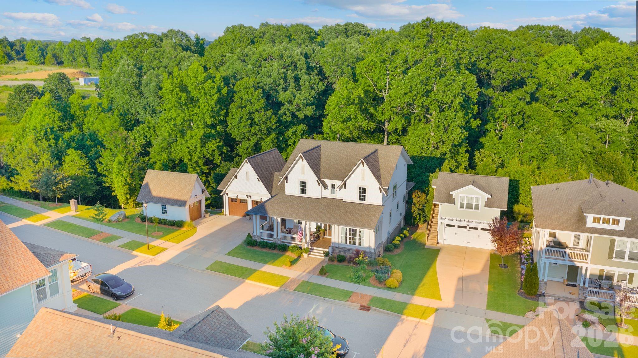 452 Luray Way