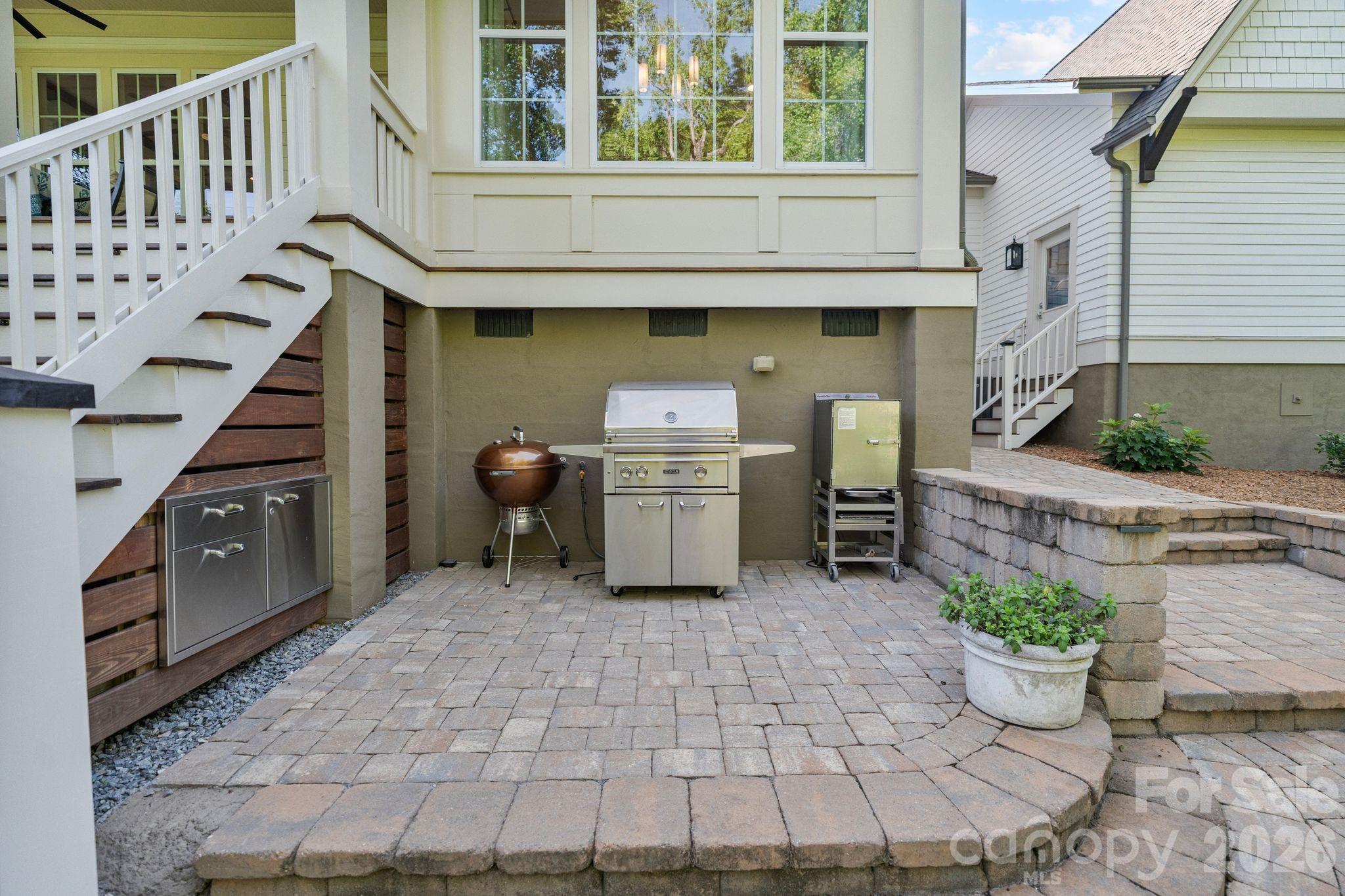 452 Luray Way