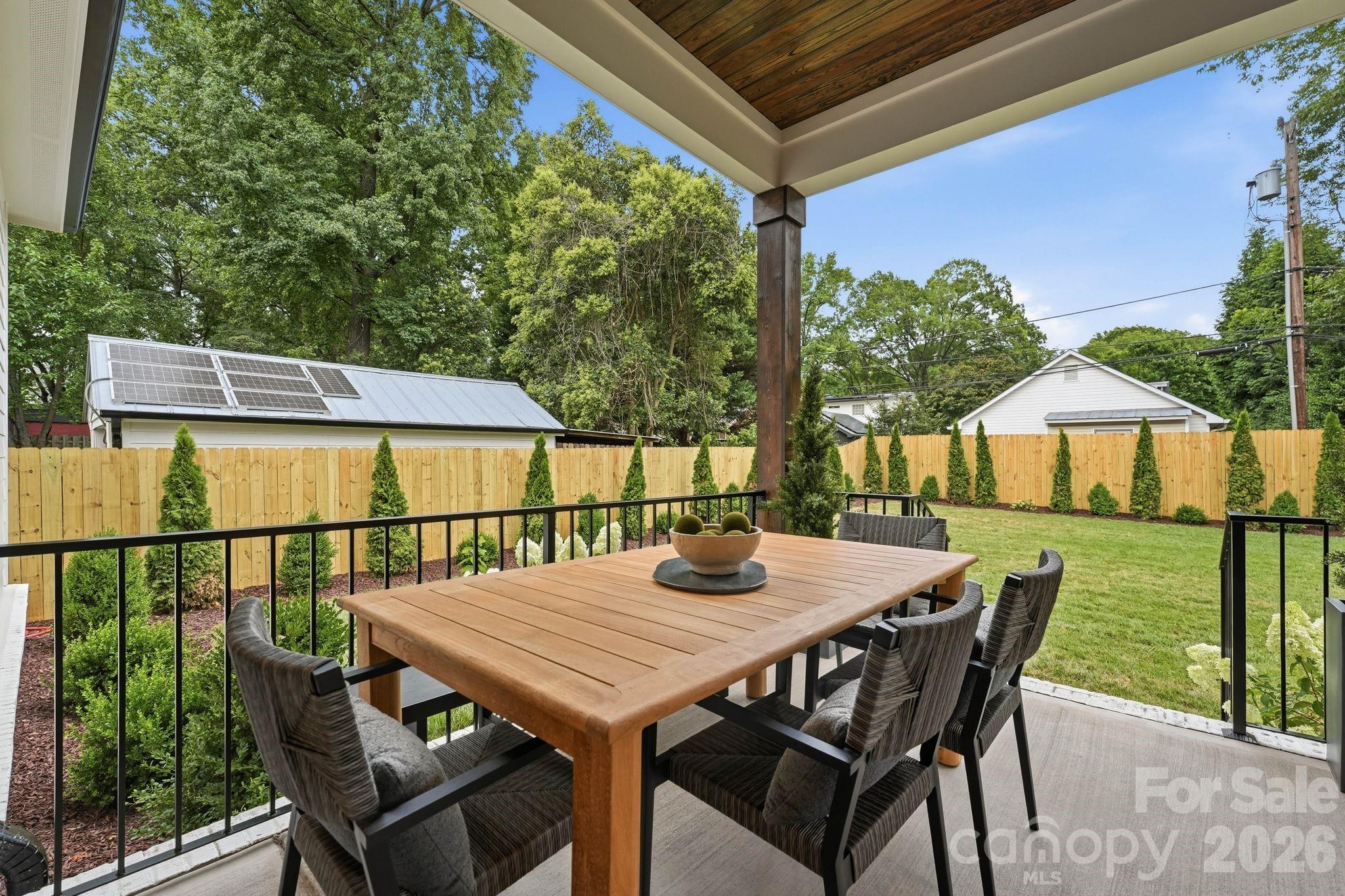 1412 Lyon Court