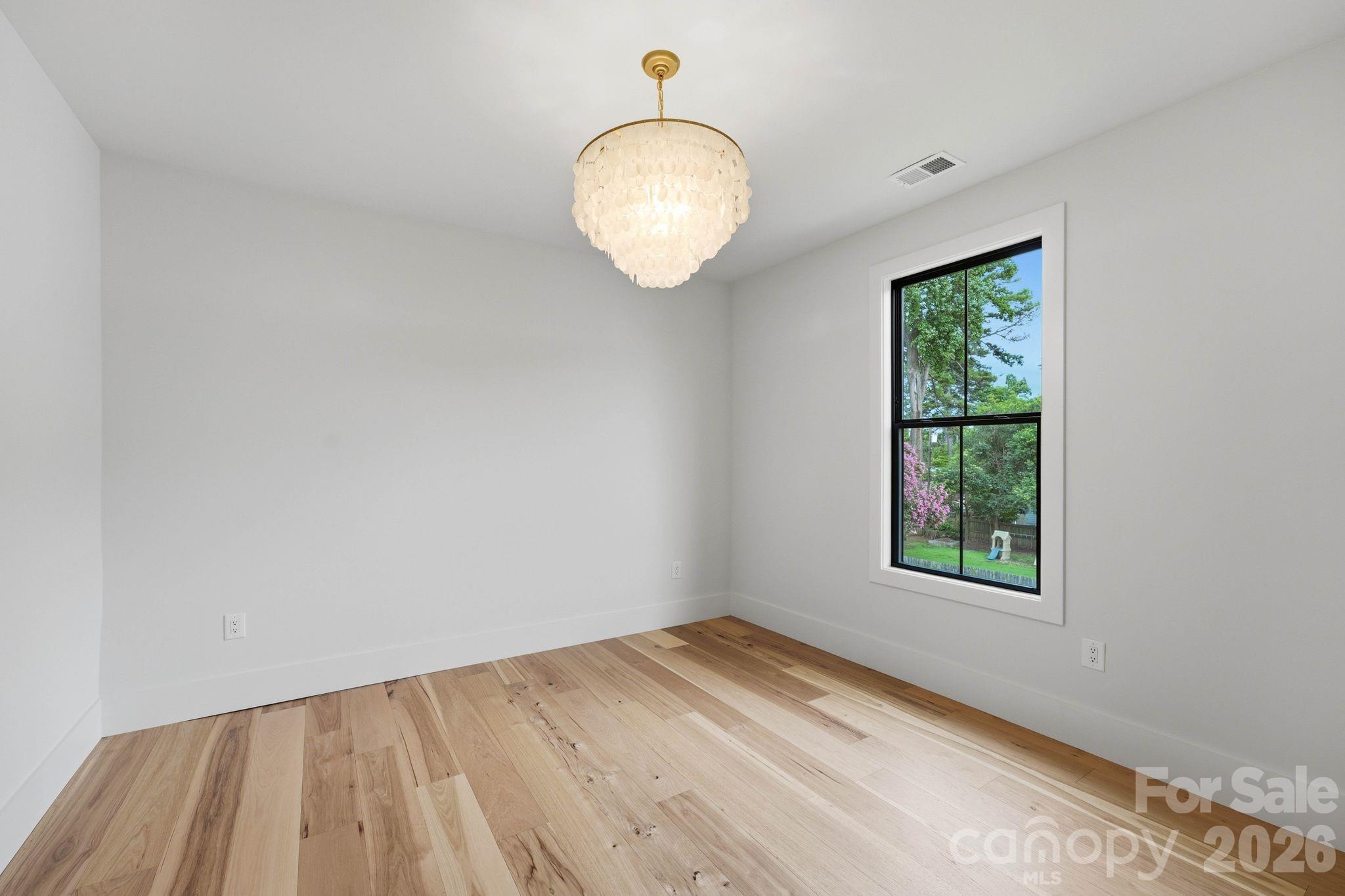 1412 Lyon Court