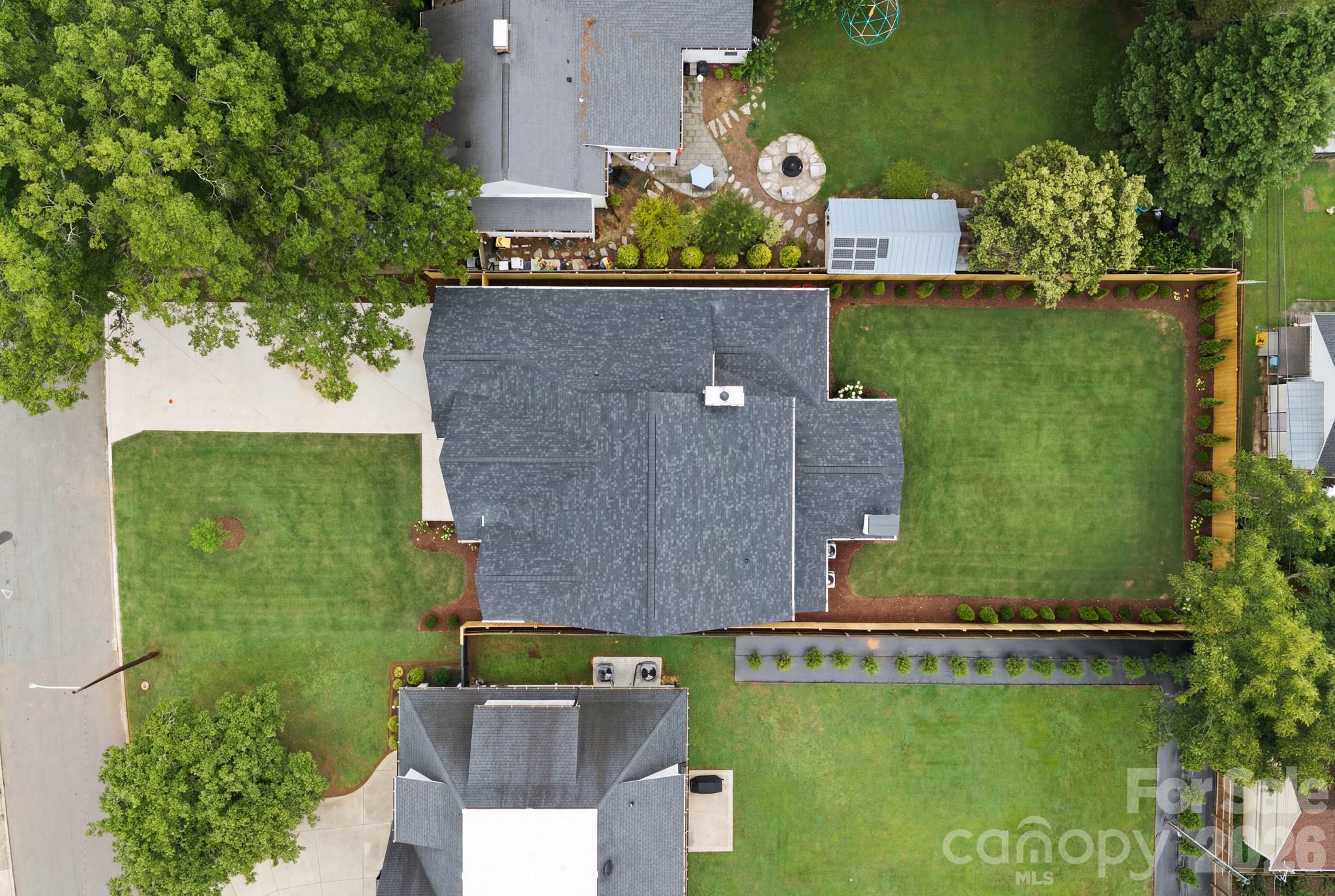 1412 Lyon Court