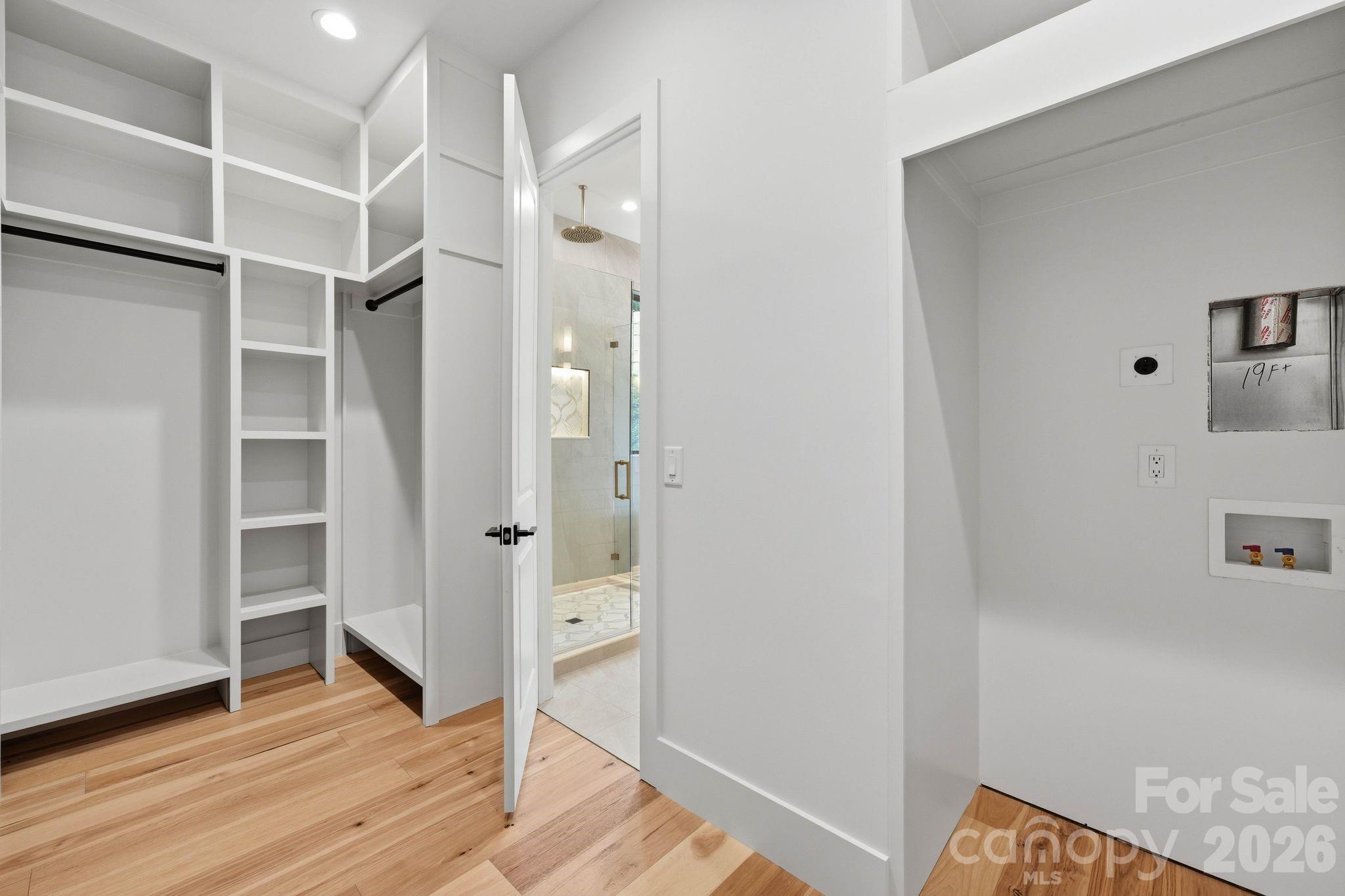 1412 Lyon Court