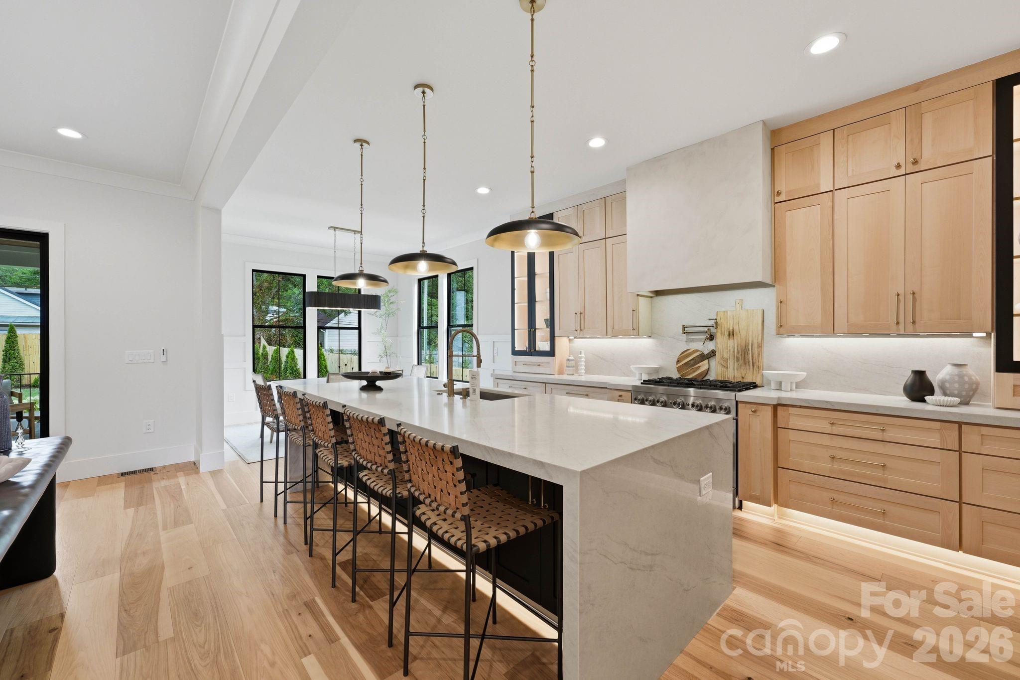 1412 Lyon Court