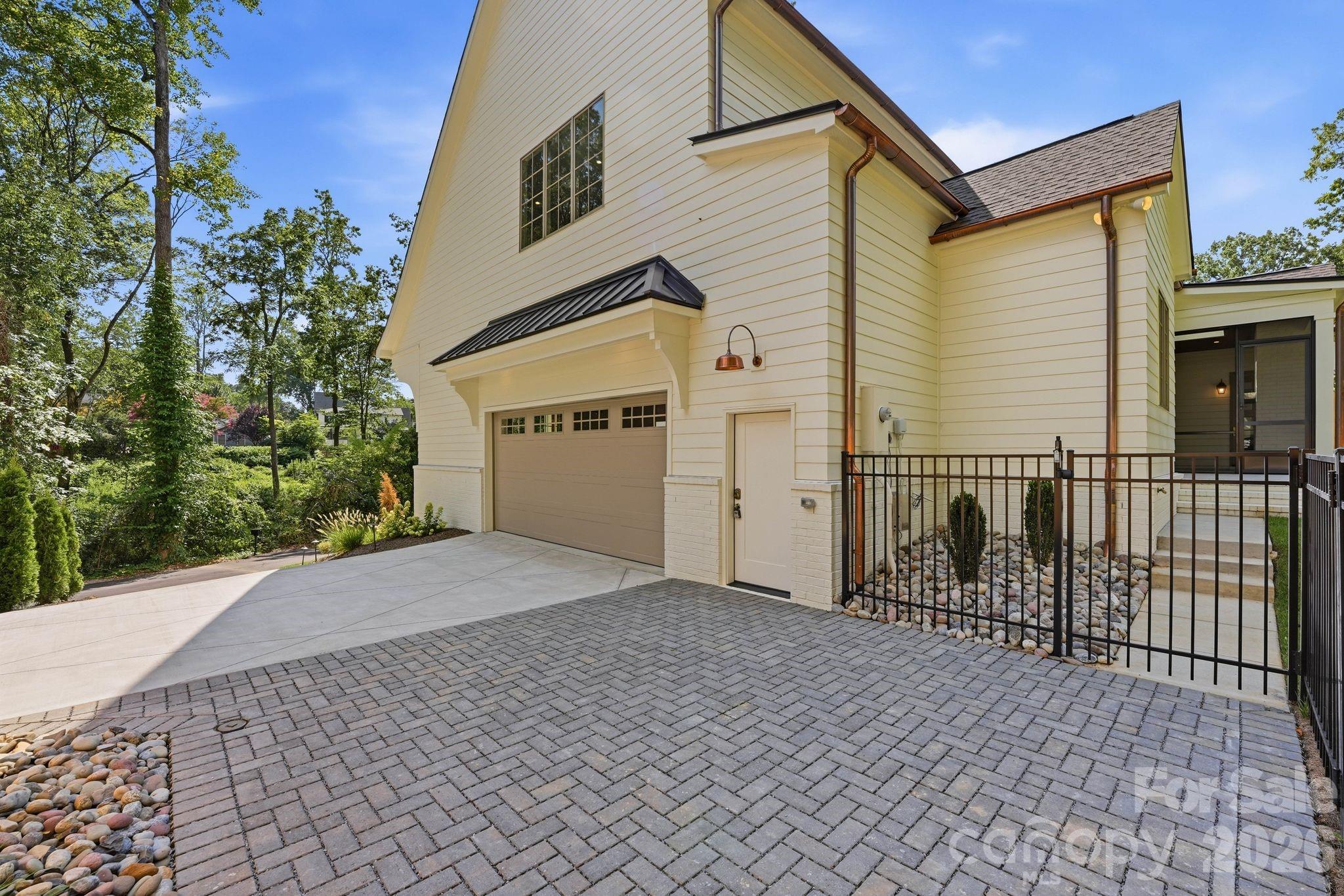 444 Hunter Lane