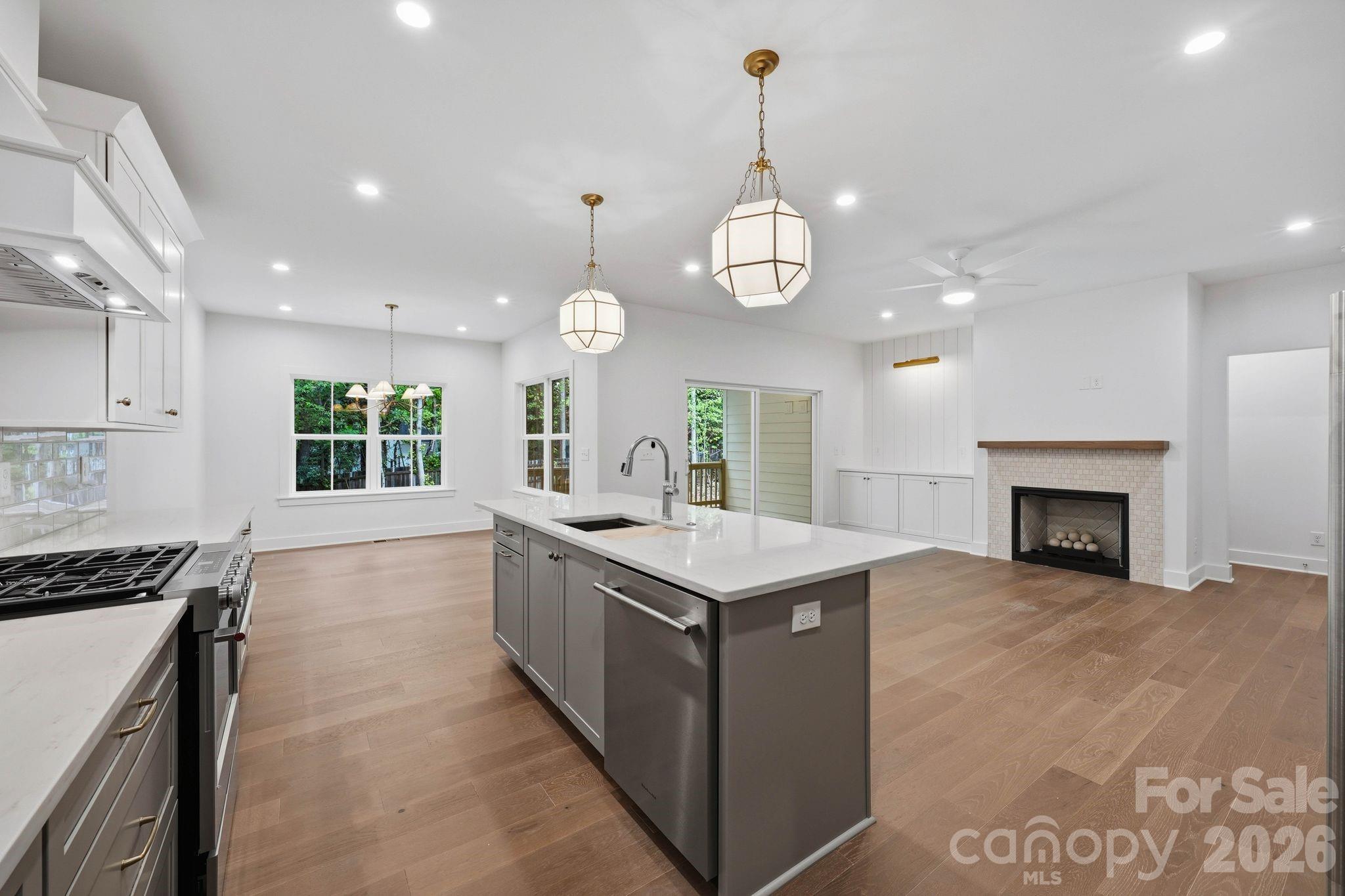 2311 Chateau Court