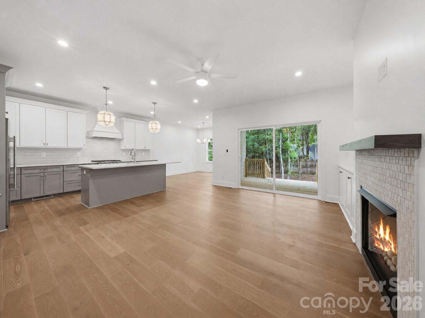 2311 Chateau Court