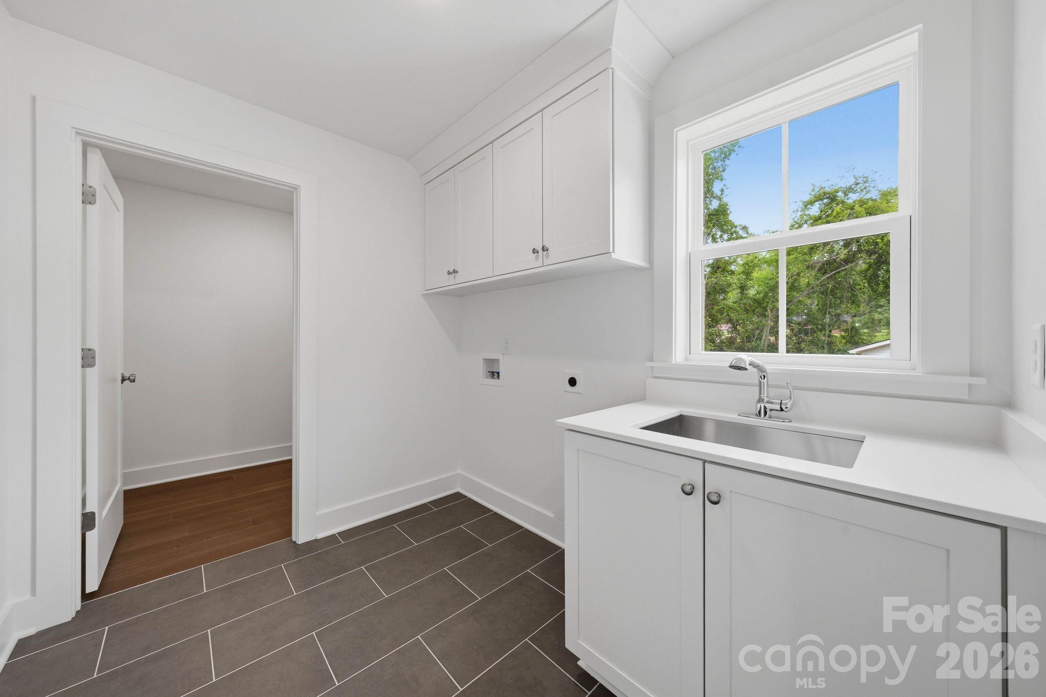 2311 Chateau Court