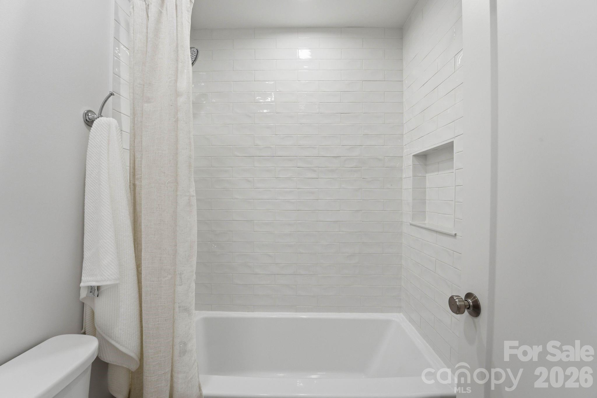 2315 Chateau Court