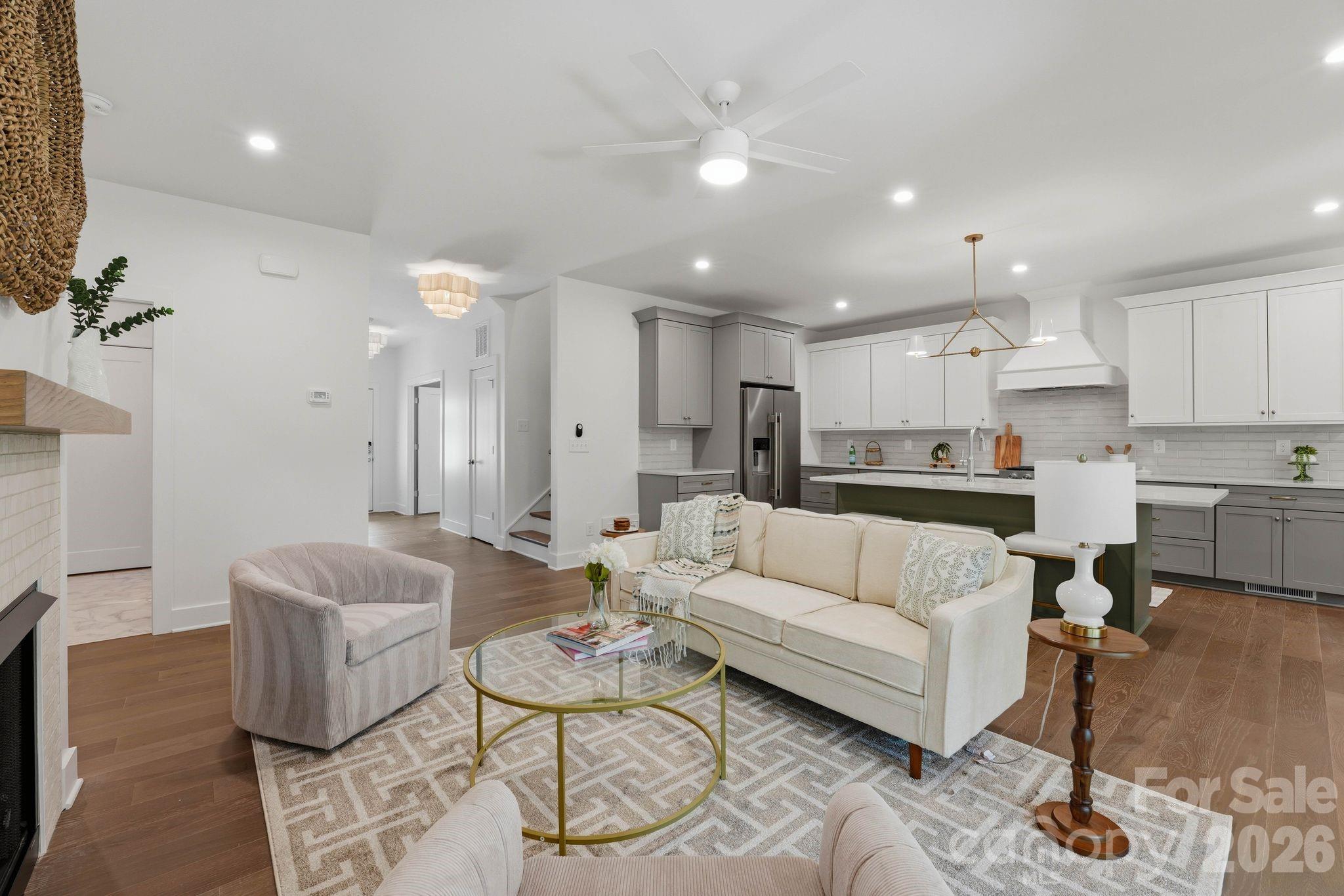 2315 Chateau Court