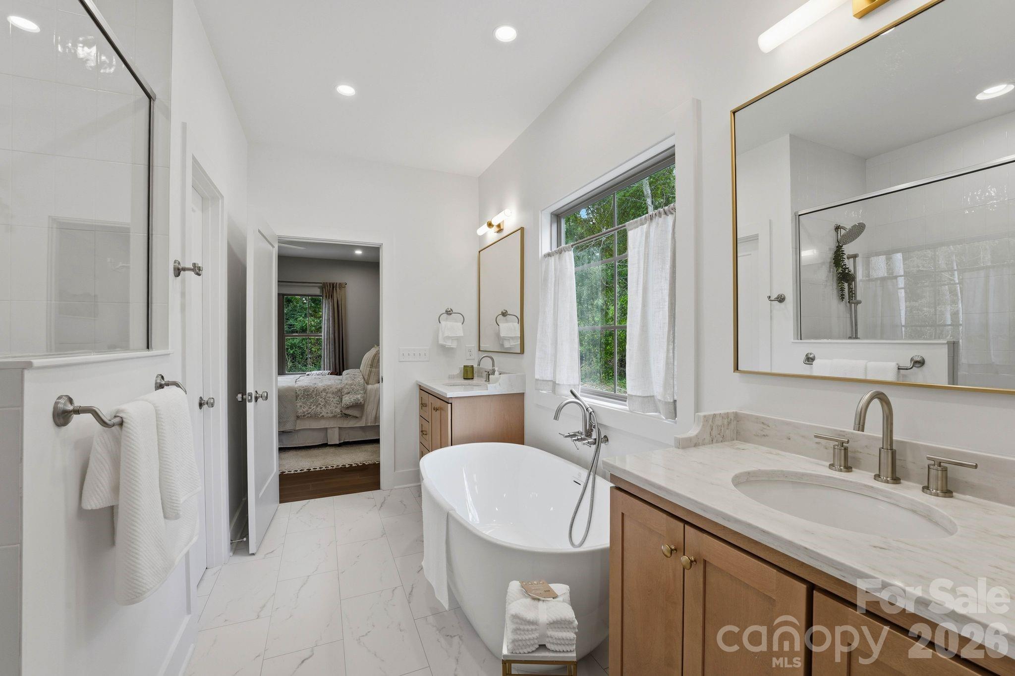 2315 Chateau Court