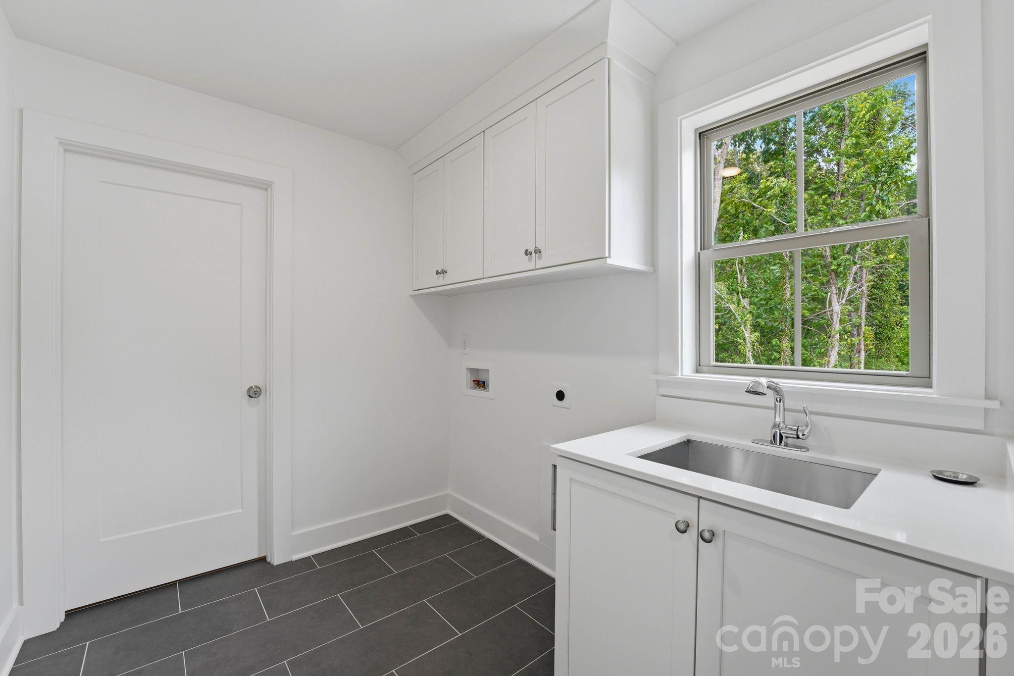 2315 Chateau Court