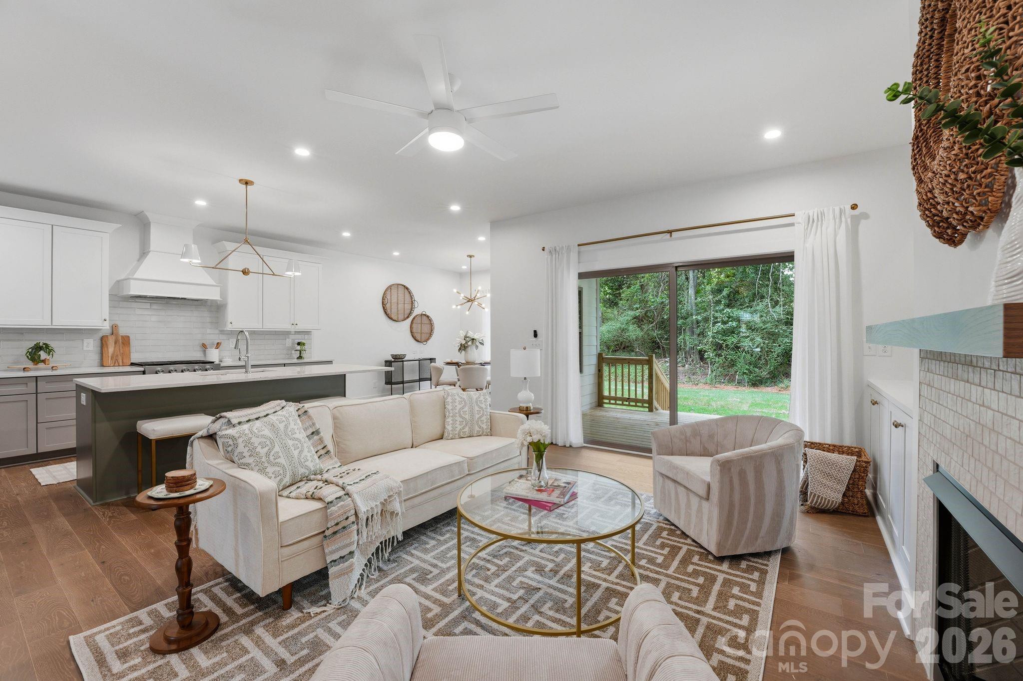 2315 Chateau Court