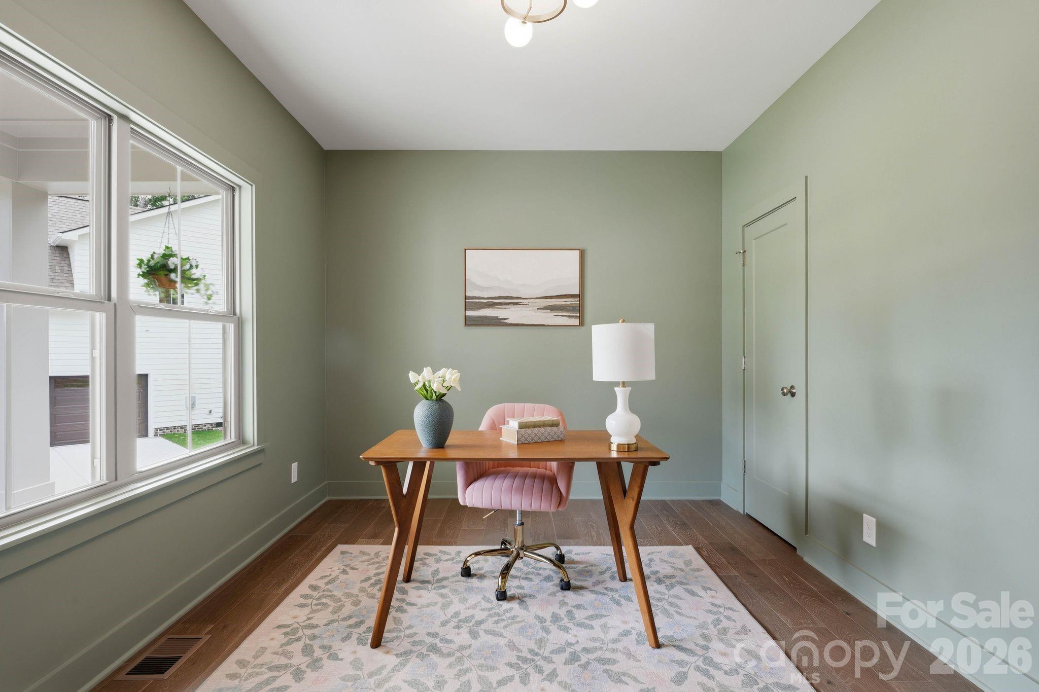 2315 Chateau Court