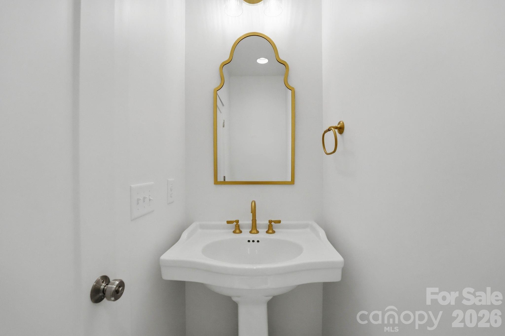 2315 Chateau Court