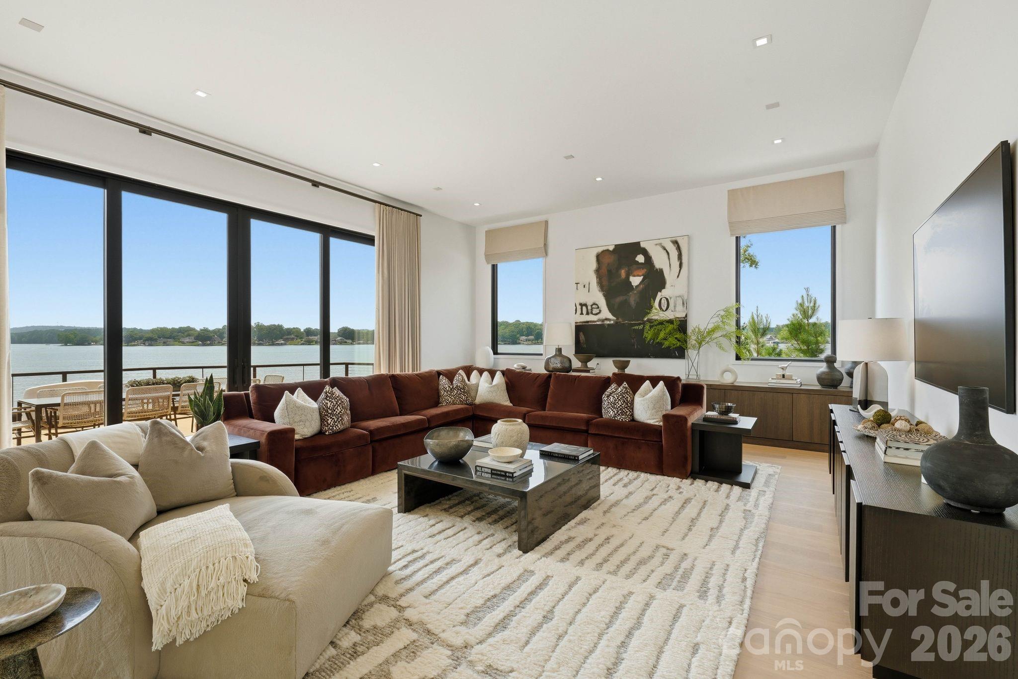 123 Cove Point