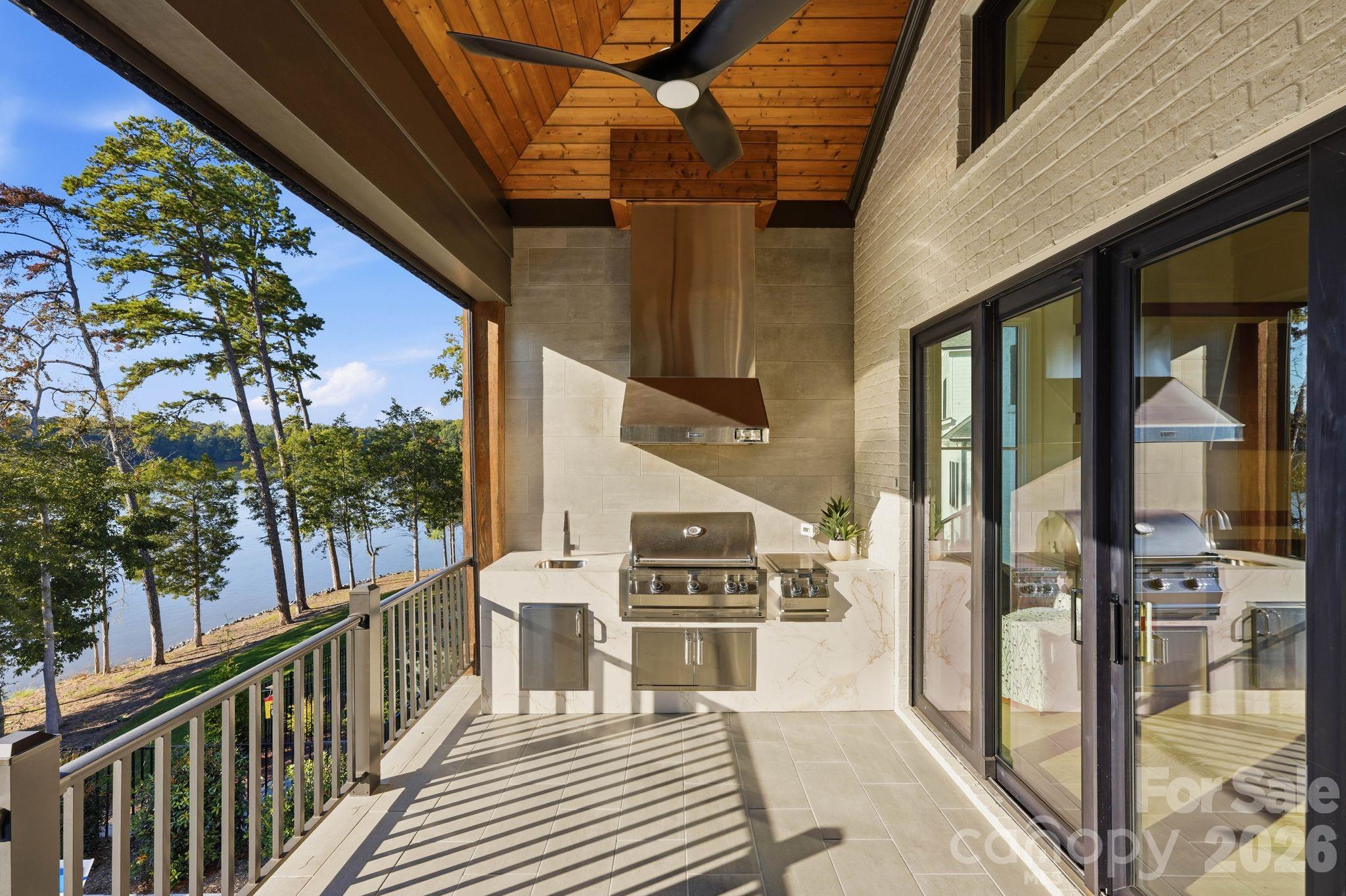 1016 Timberlake Point