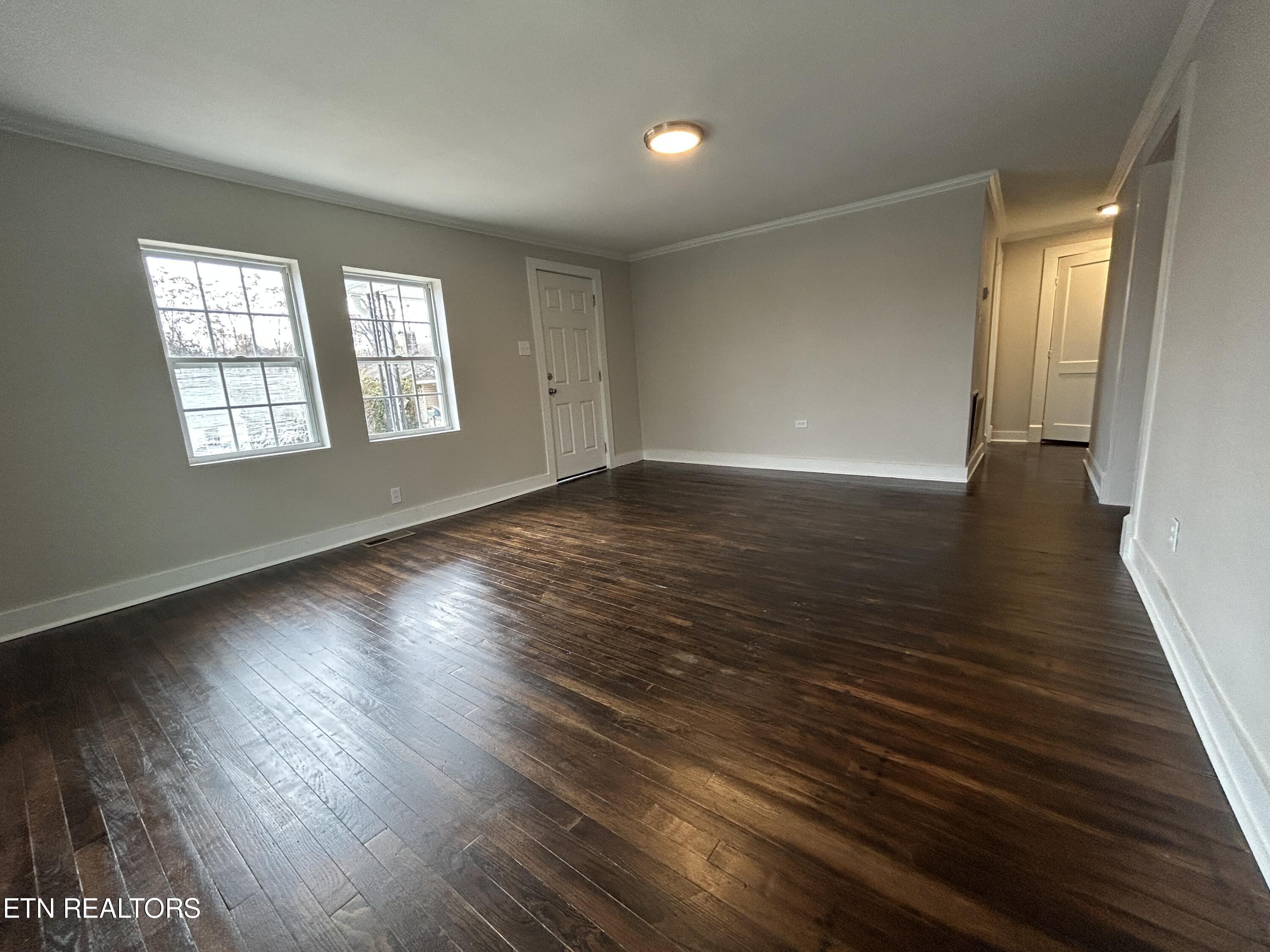1806 Worth St