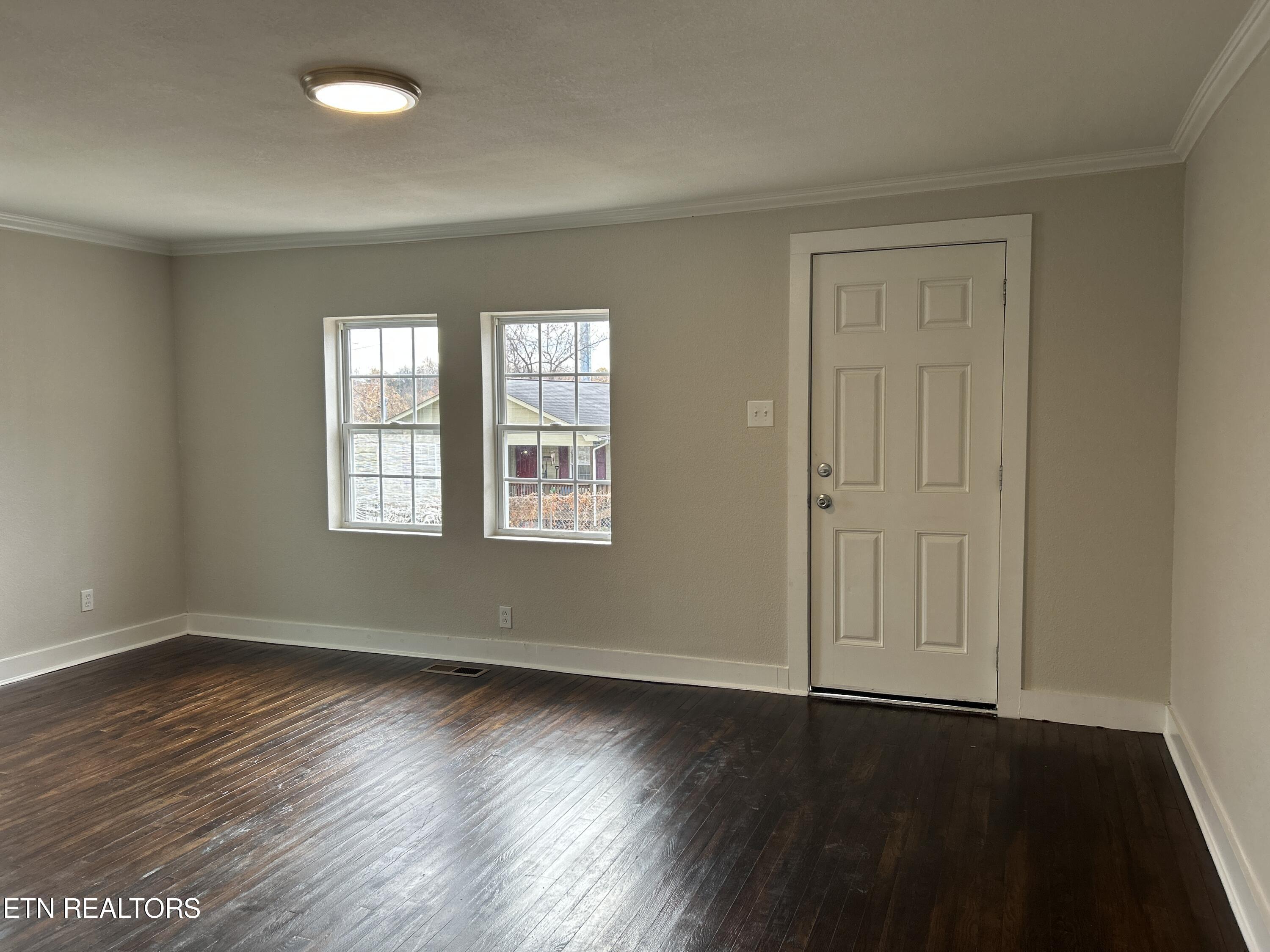 1806 Worth St