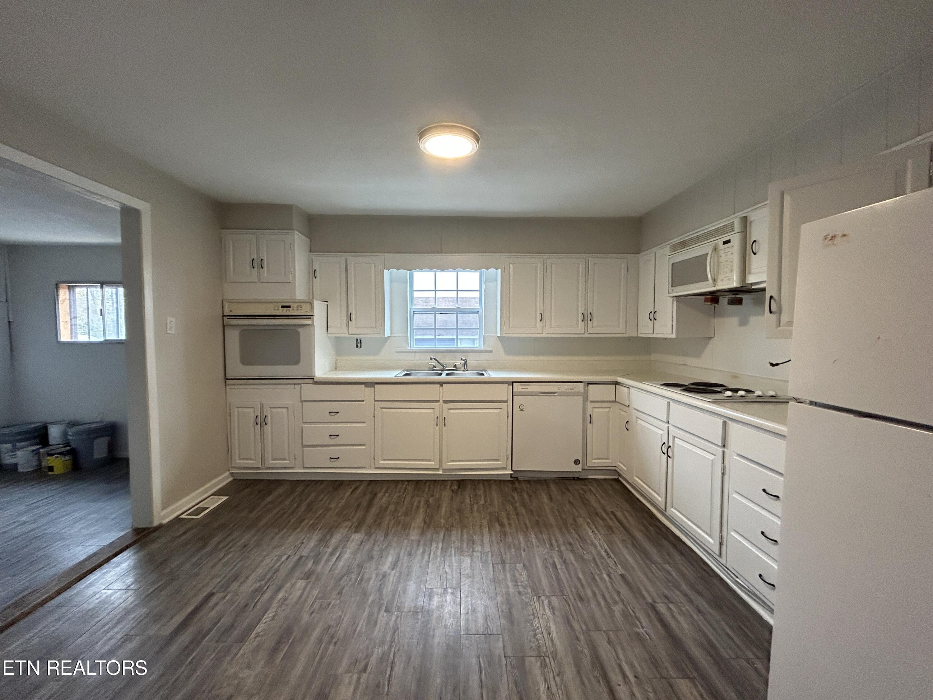 1806 Worth St